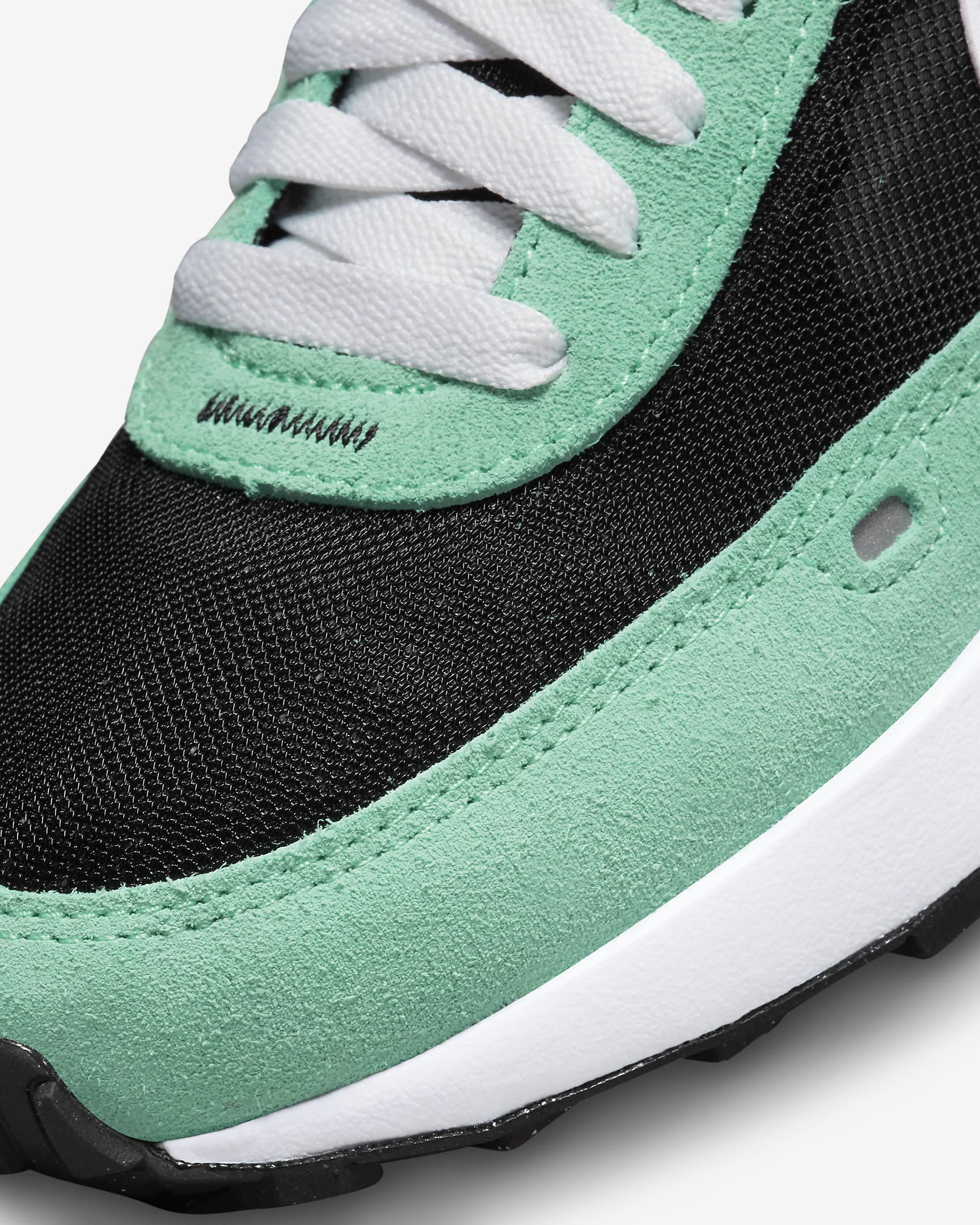 Nike Waffle One Older Kids' Shoes. Nike LU