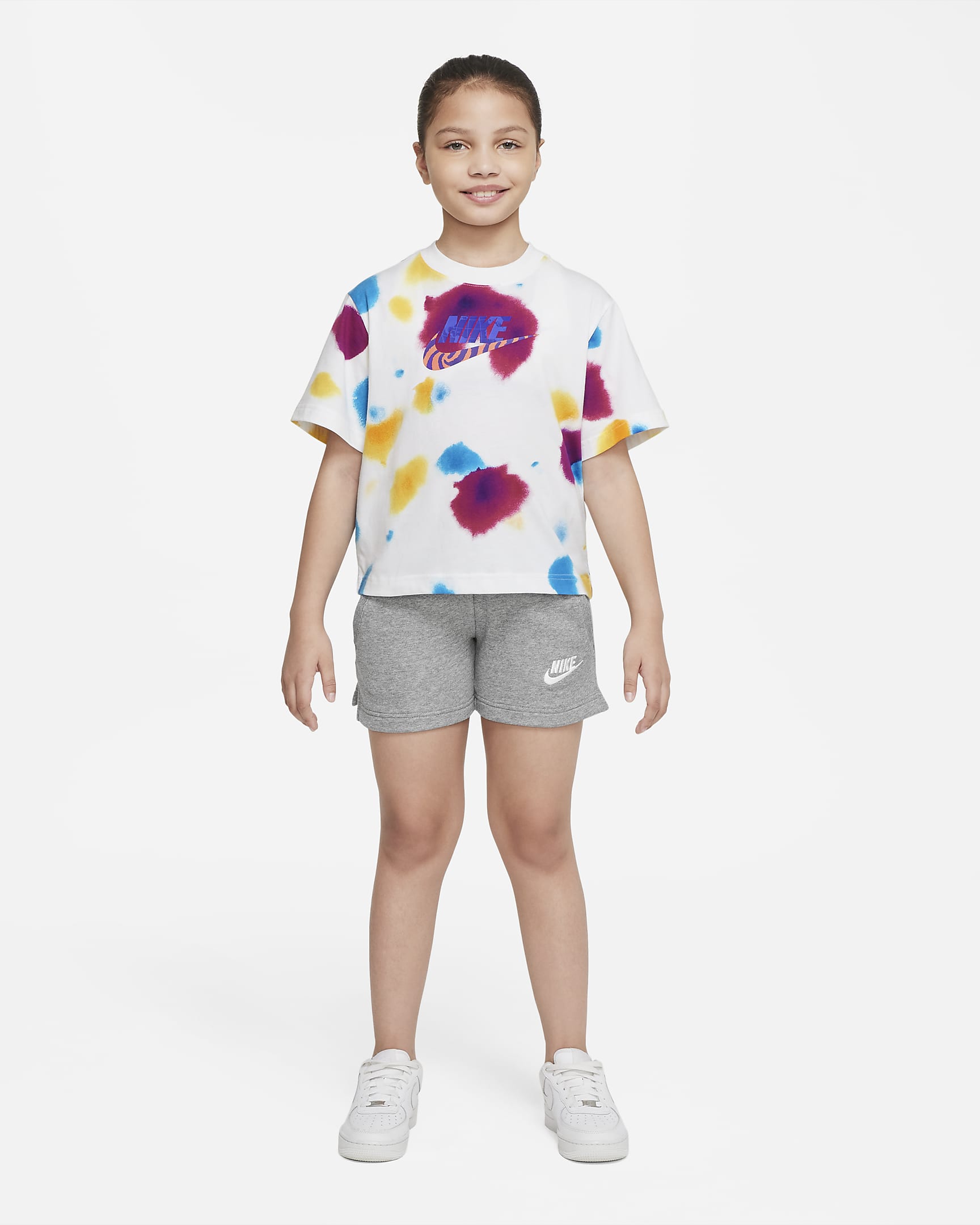 Nike Sportswear Big Kids' (Girls') T-Shirt. Nike JP