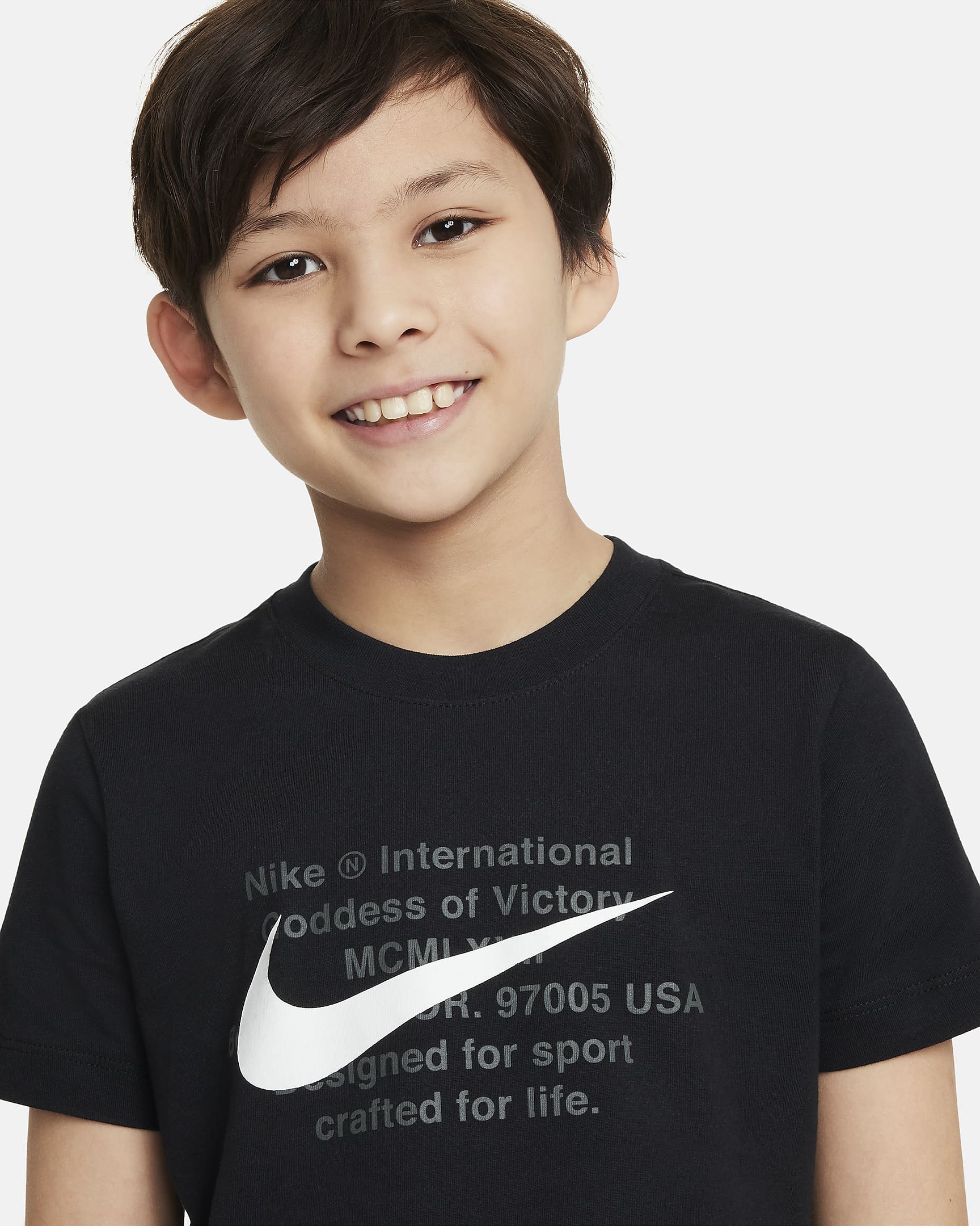 Nike Sportswear T-Shirt für ältere Kinder (Jungen) - Schwarz