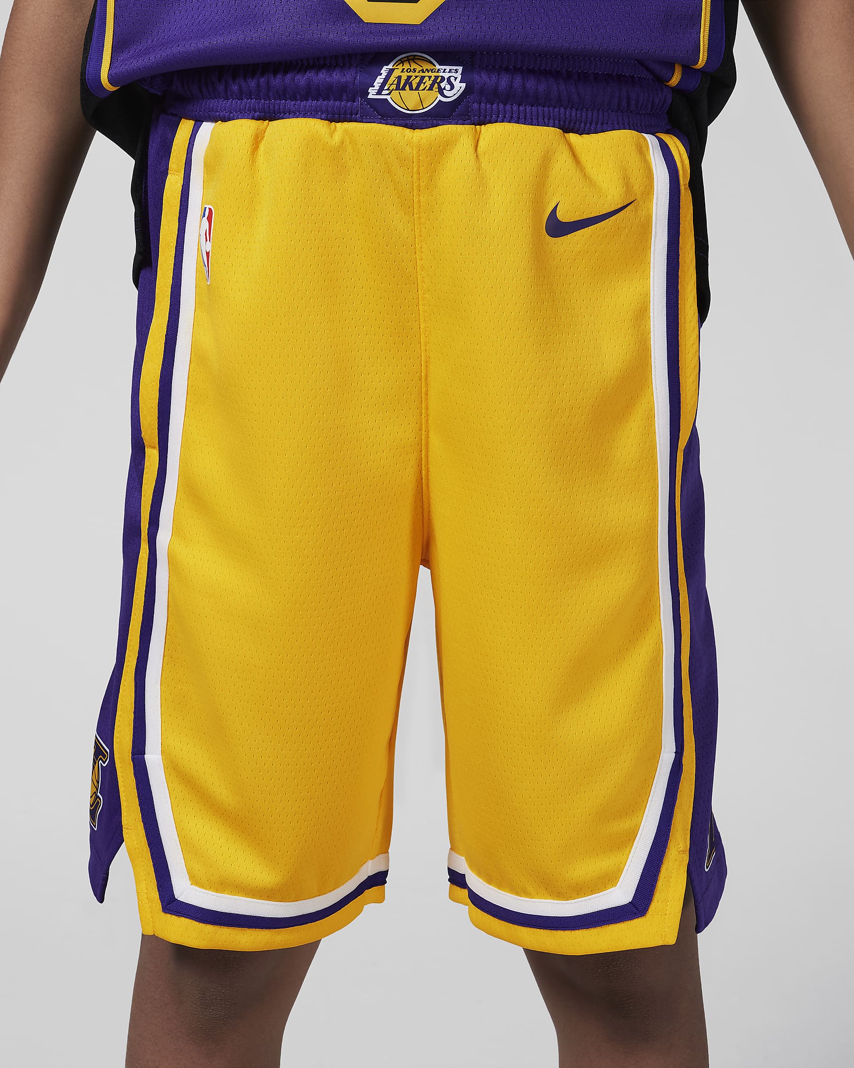 Los Angeles Lakers 2023/24 Icon Edition Pantalón corto Nike NBA Swingman - Niño - Amarillo