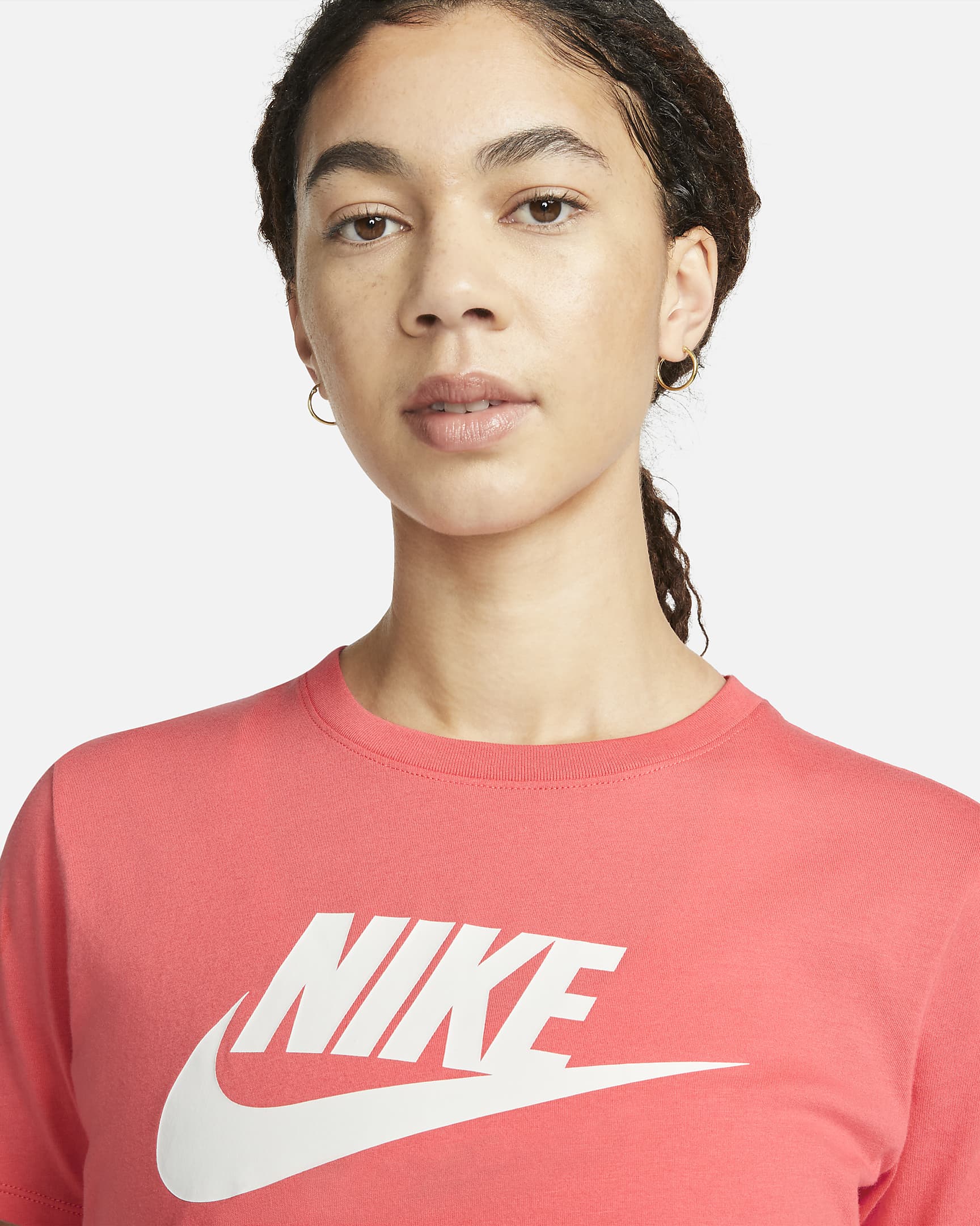 Nike Sportswear Essentials Women's Logo T-Shirt. Nike SE