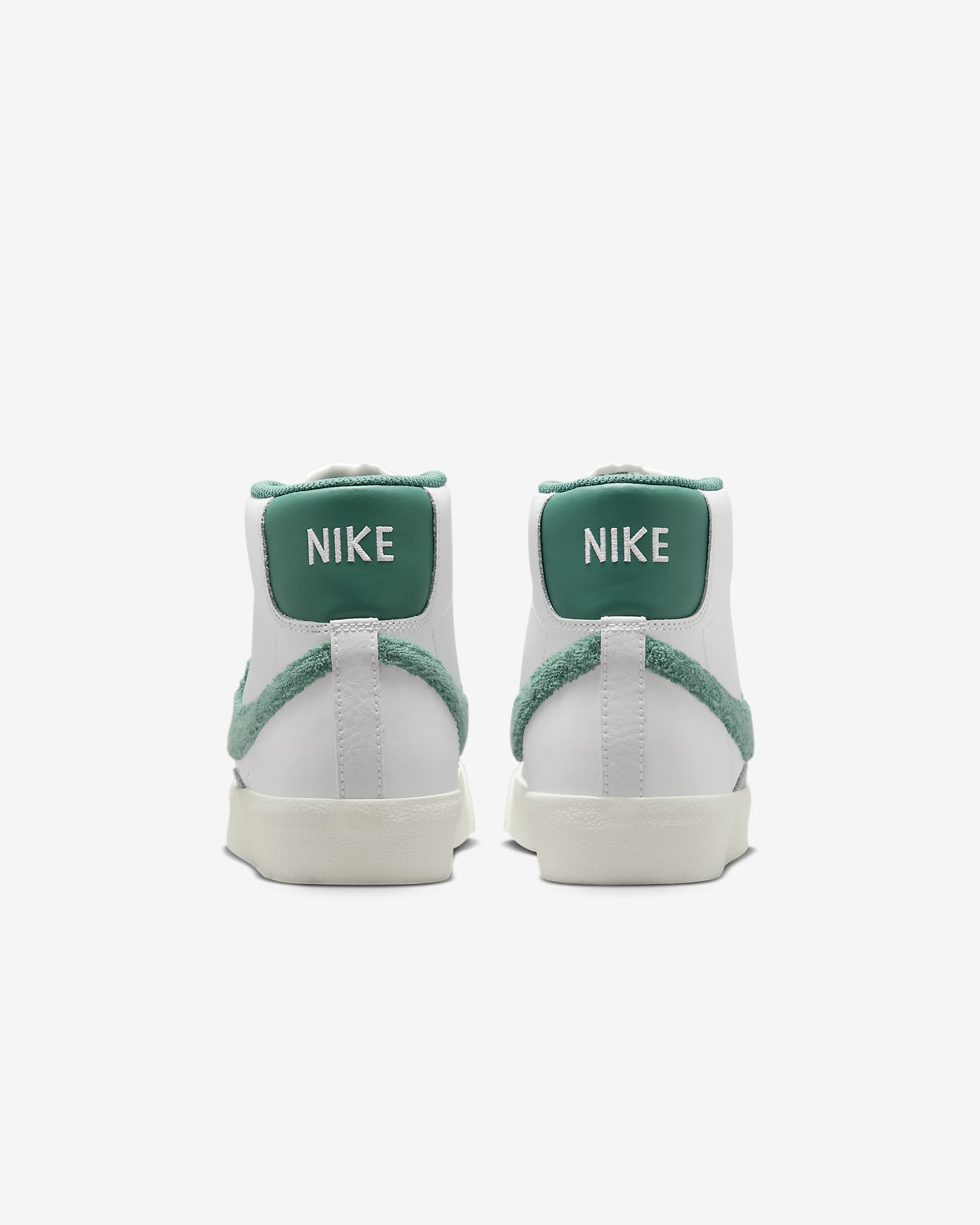 Chaussure Nike Blazer Mid ‘77 pour ado - Summit White/Phantom/Light Pumice/Bicoastal