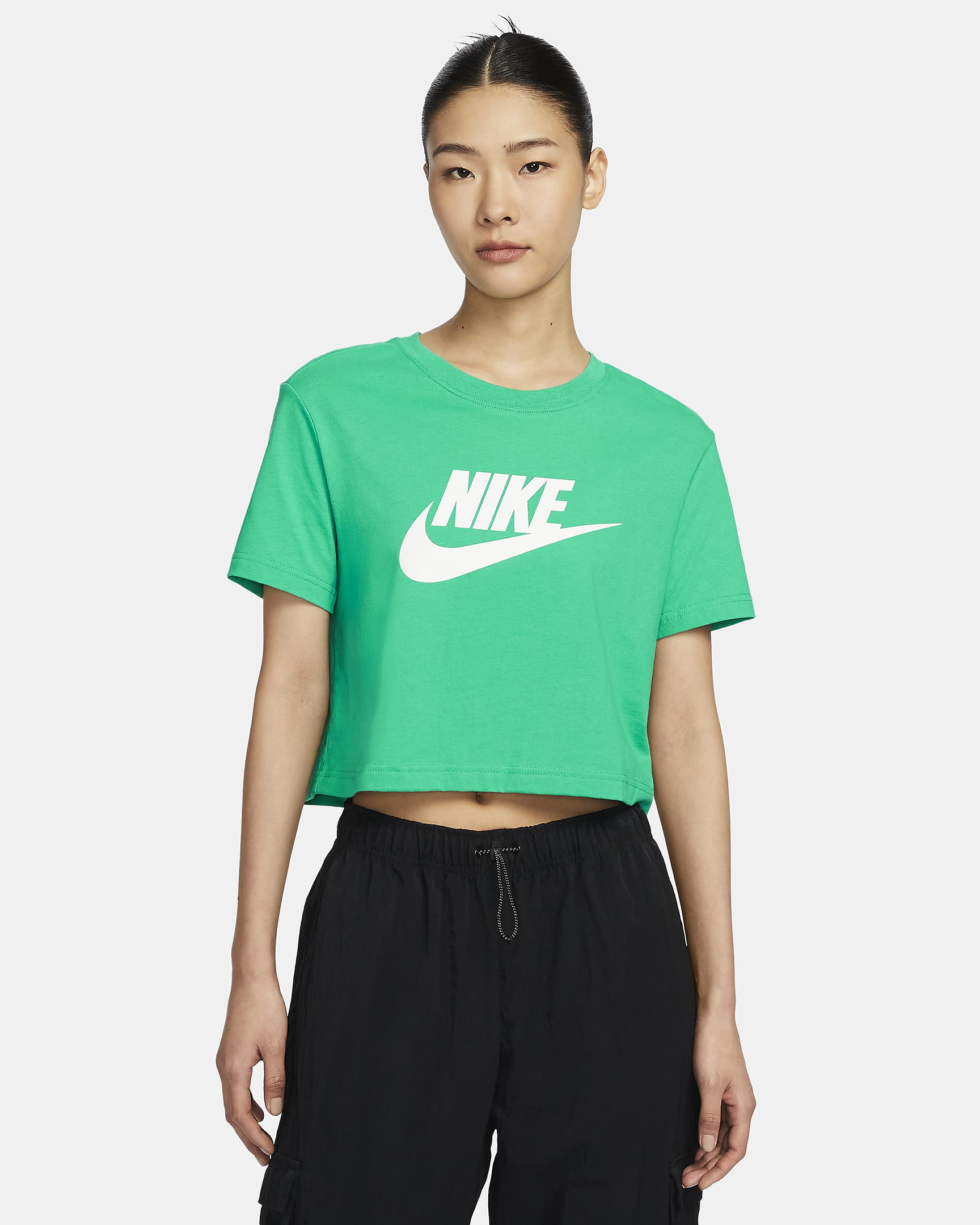 Nike Sportswear Essential Women's Cropped T-Shirt. Nike VN