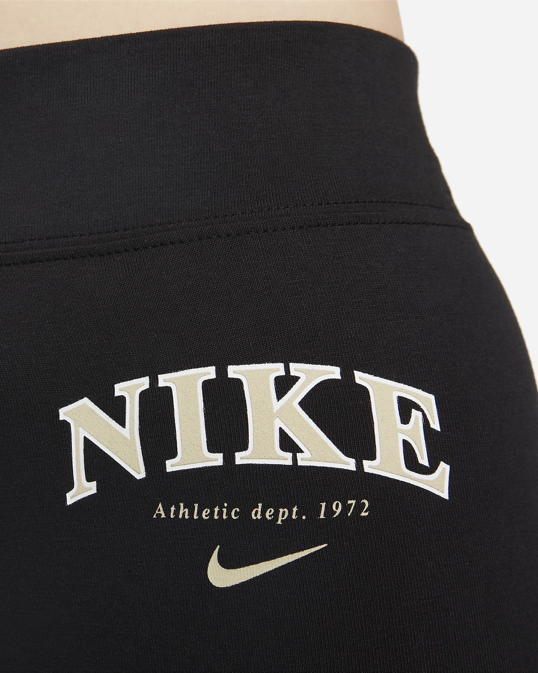 Nike Sportswear Women's HighWaisted Logo Leggings. Nike LU