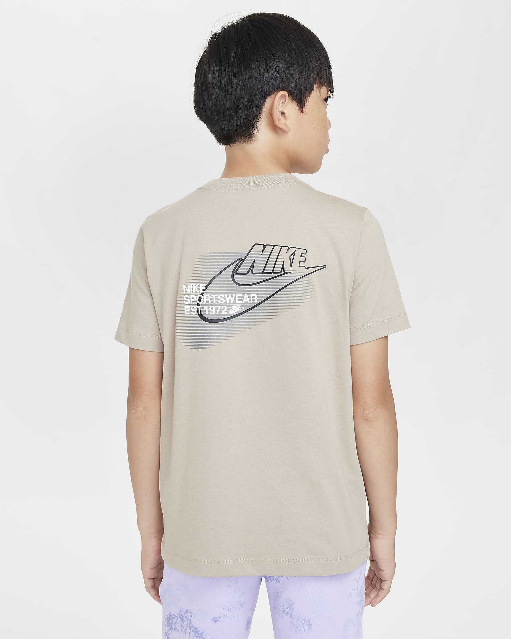 Nike Sportswear Standard Issue Older Kids' (Boys') Graphic T-Shirt - Khaki