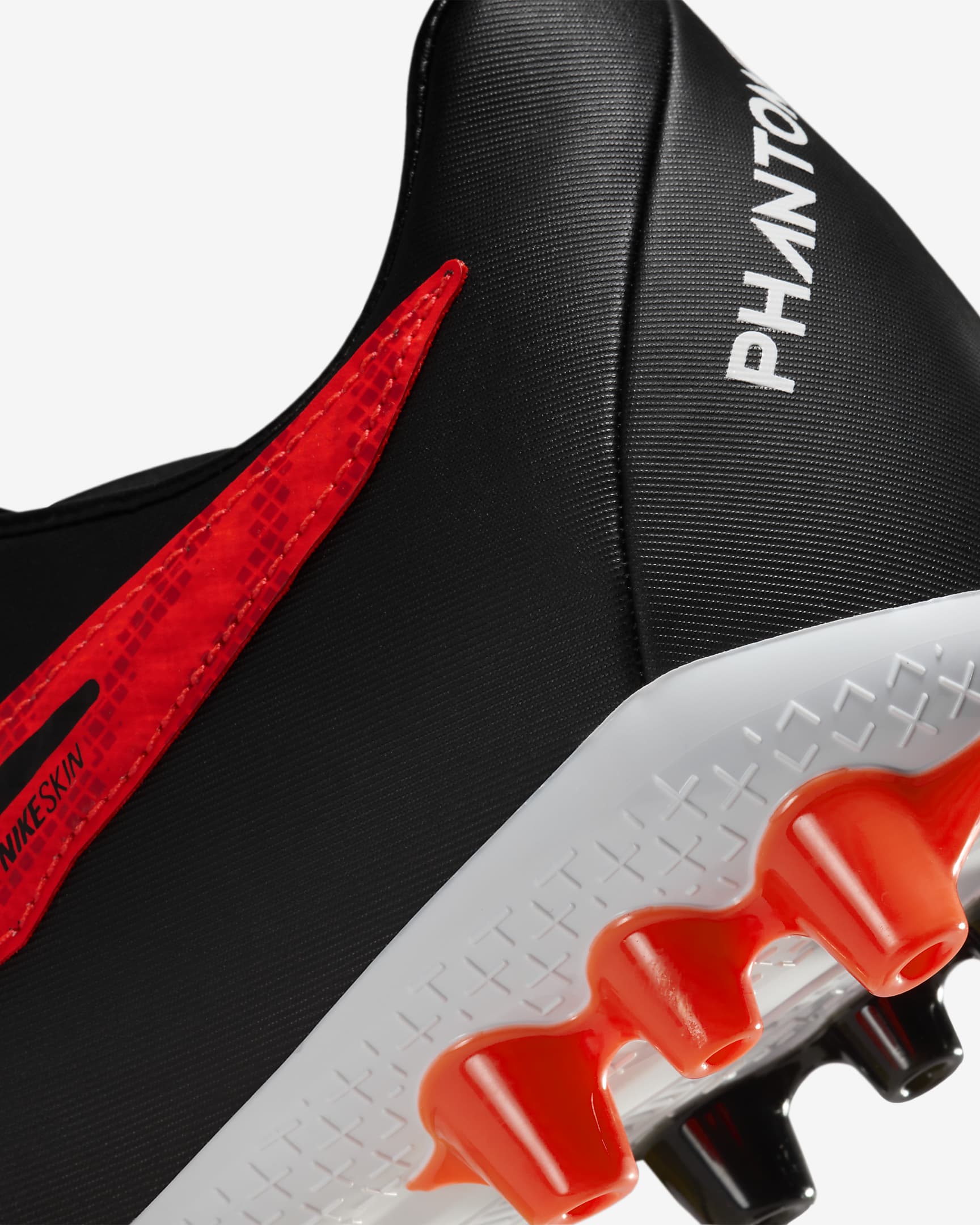 Nike Phantom GX Academy Artificial-Grass Low-Top Football Boot. Nike CA