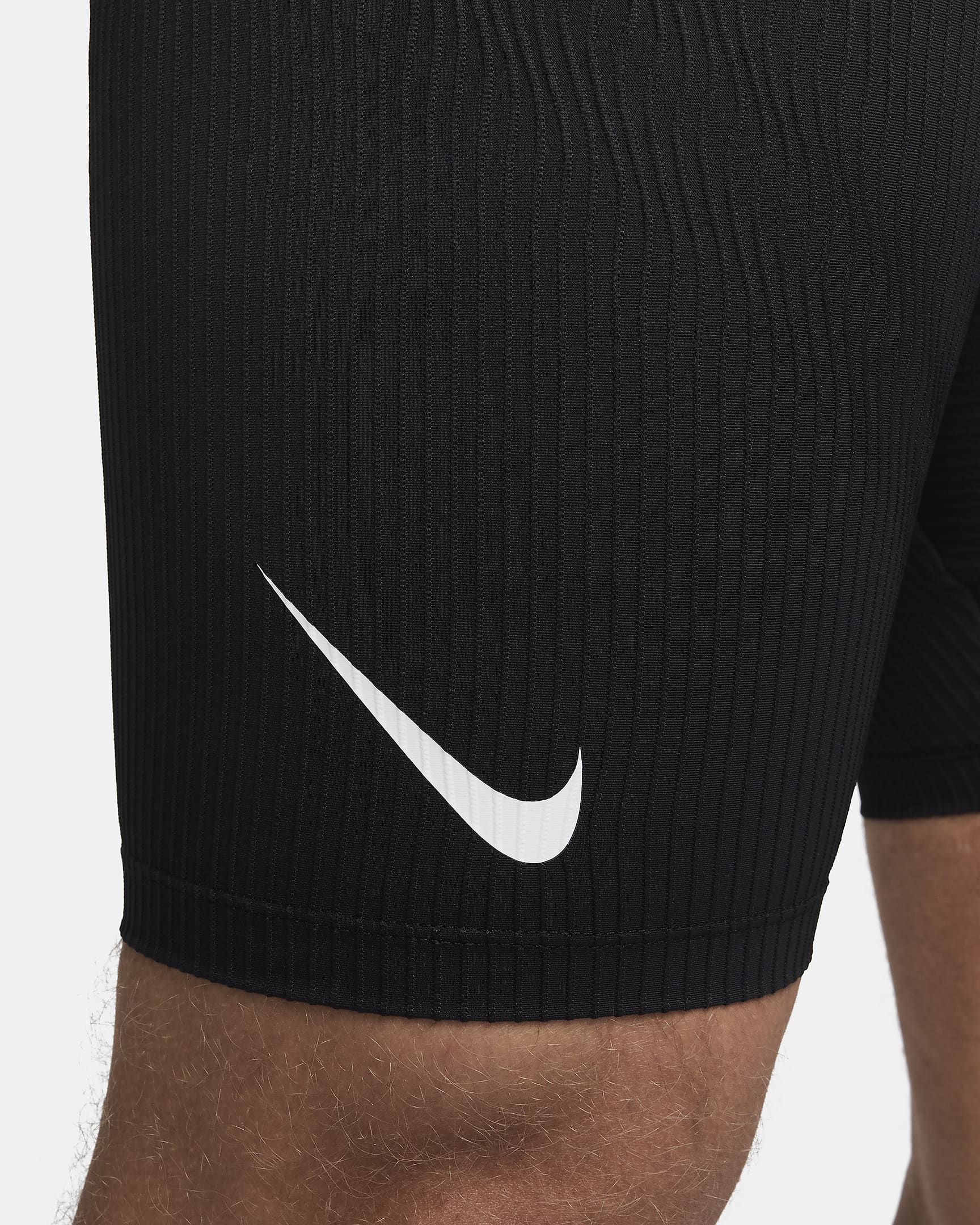 Nike AeroSwift Dri-FIT ADV-løbetights i 1/2 længde til mænd - sort/Summit White