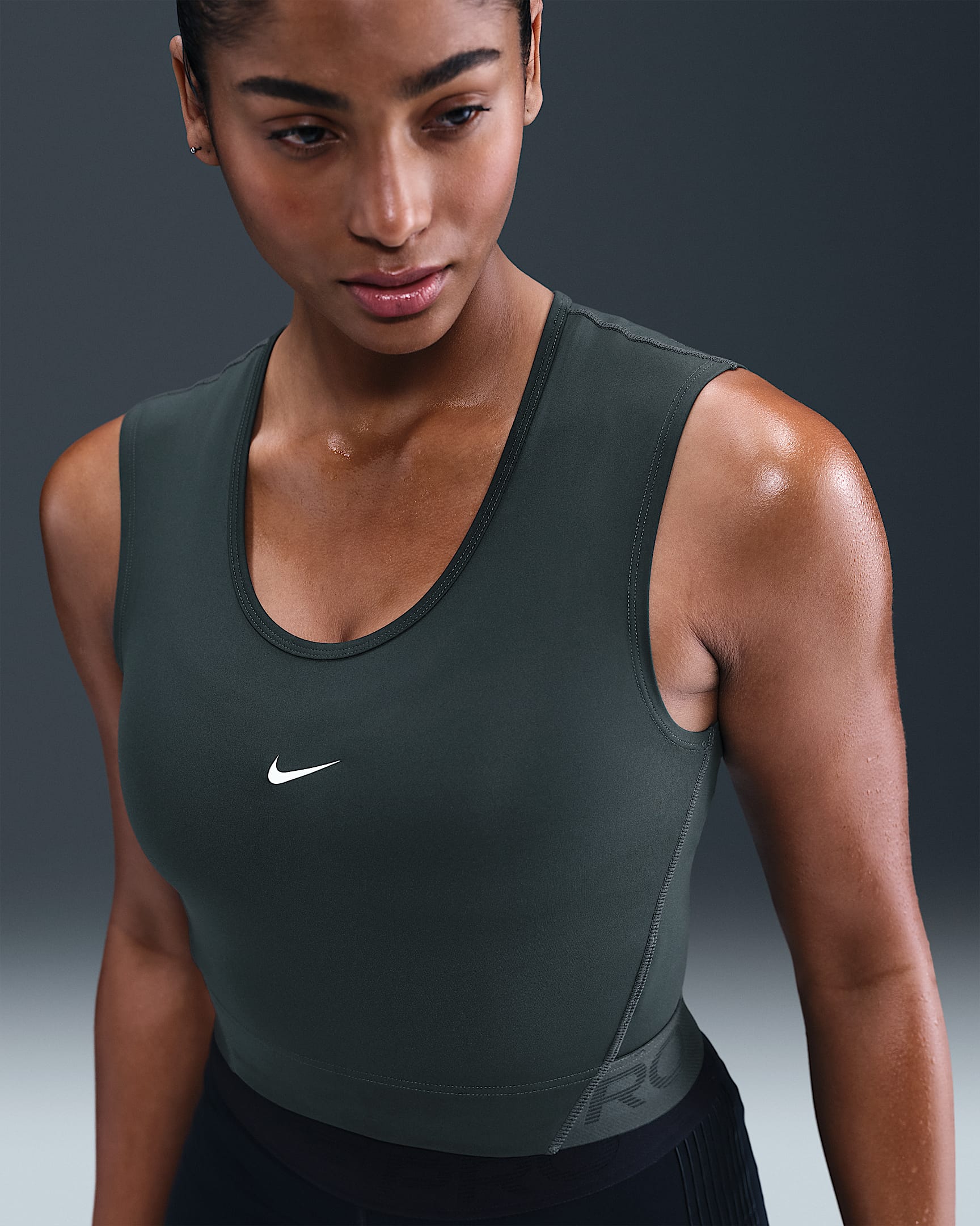 Camiseta de tirantes Dri-FIT para mujer Nike Pro - Alga/Blanco