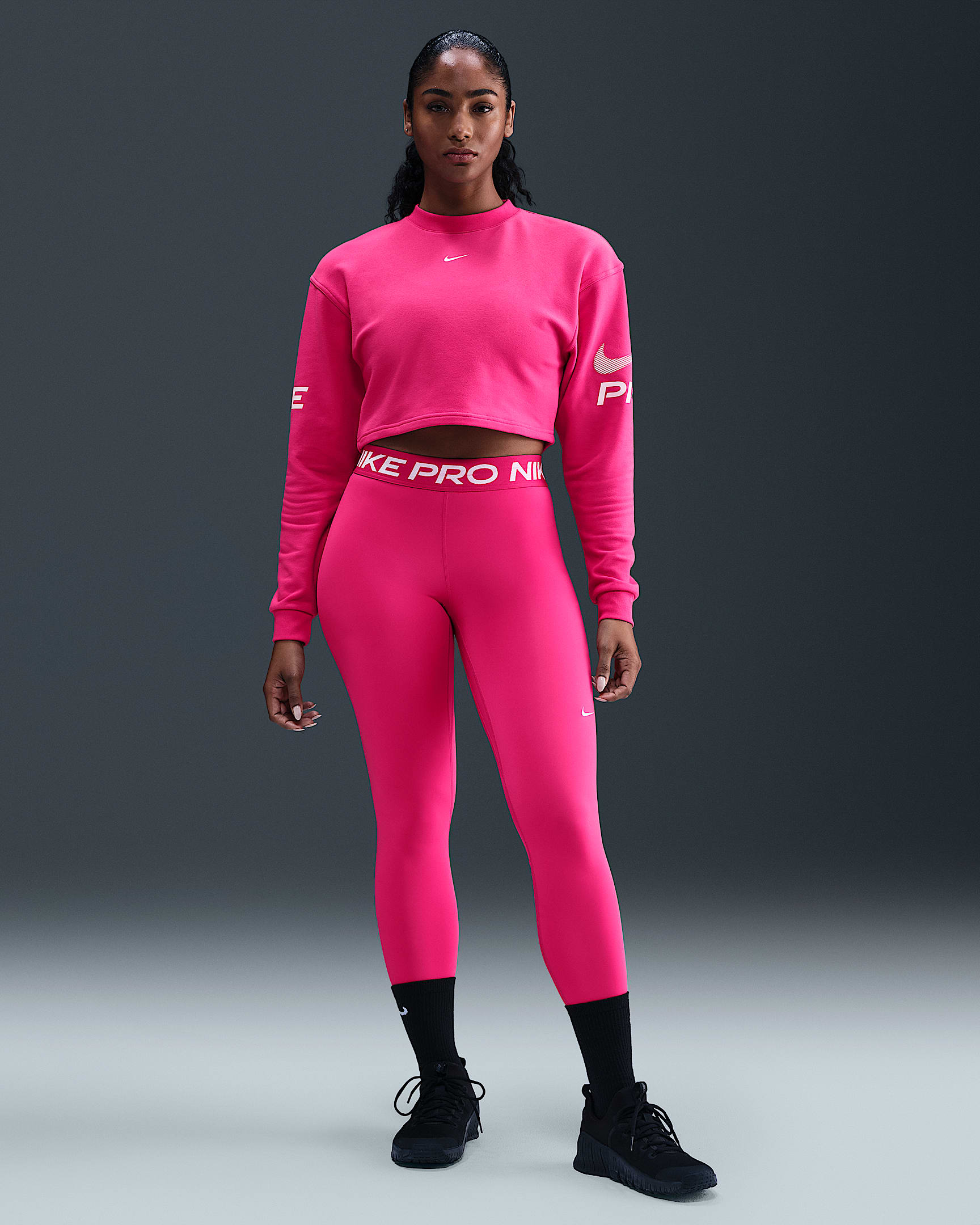 Nike Pro Leggings de cintura mitjana amb panells de malla - Dona - Rush Pink/Blanc
