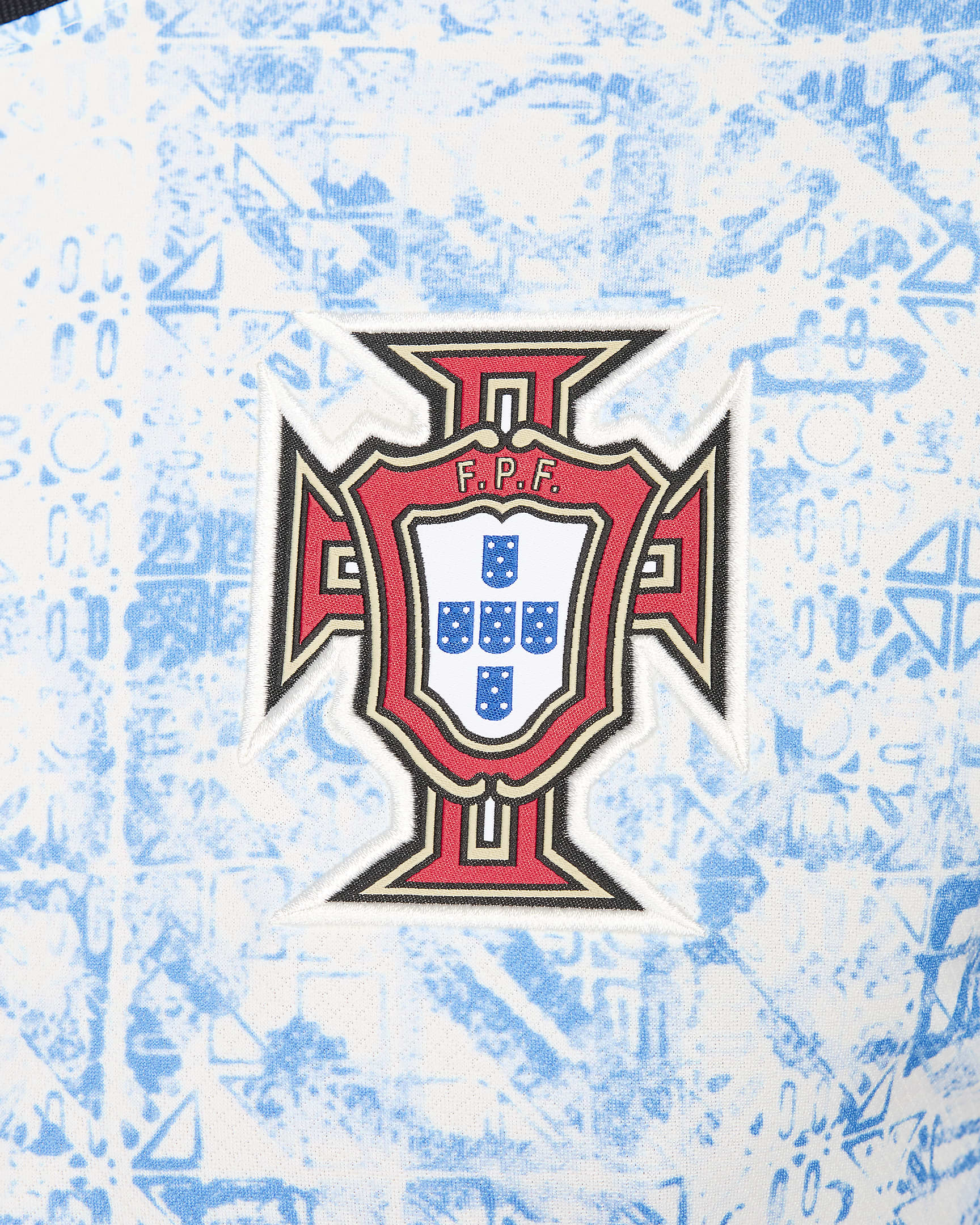 Jersey de fútbol Nike Dri-FIT Replica de Portugal (selección masculina) visitante 2024/25 Stadium para hombre - Vela/Azul universitario/Azul campo de juego/Azul campo de juego