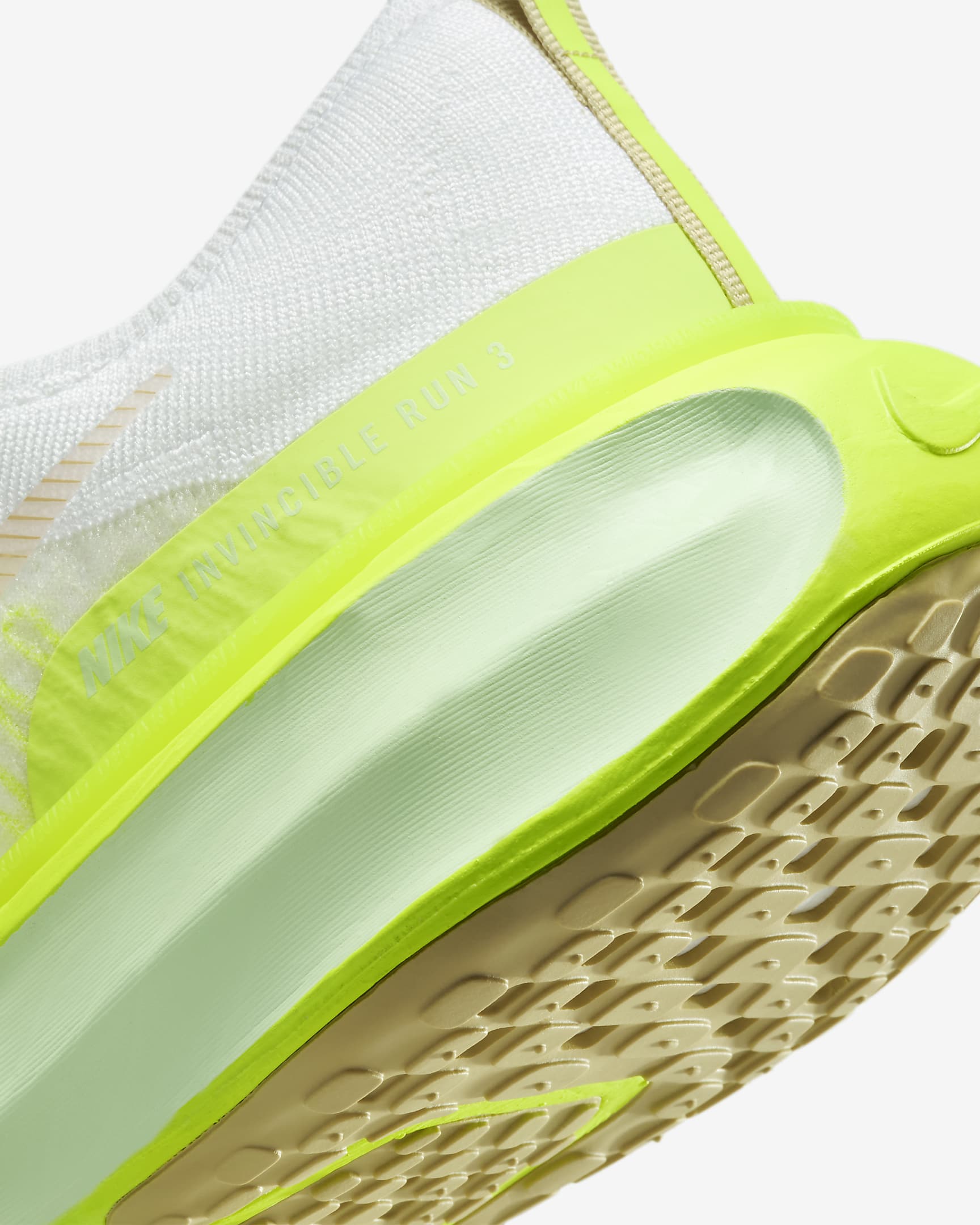 Tenis de correr en pavimento para hombre Nike Invincible 3 - Blanco/Volt/Vela/Oro team