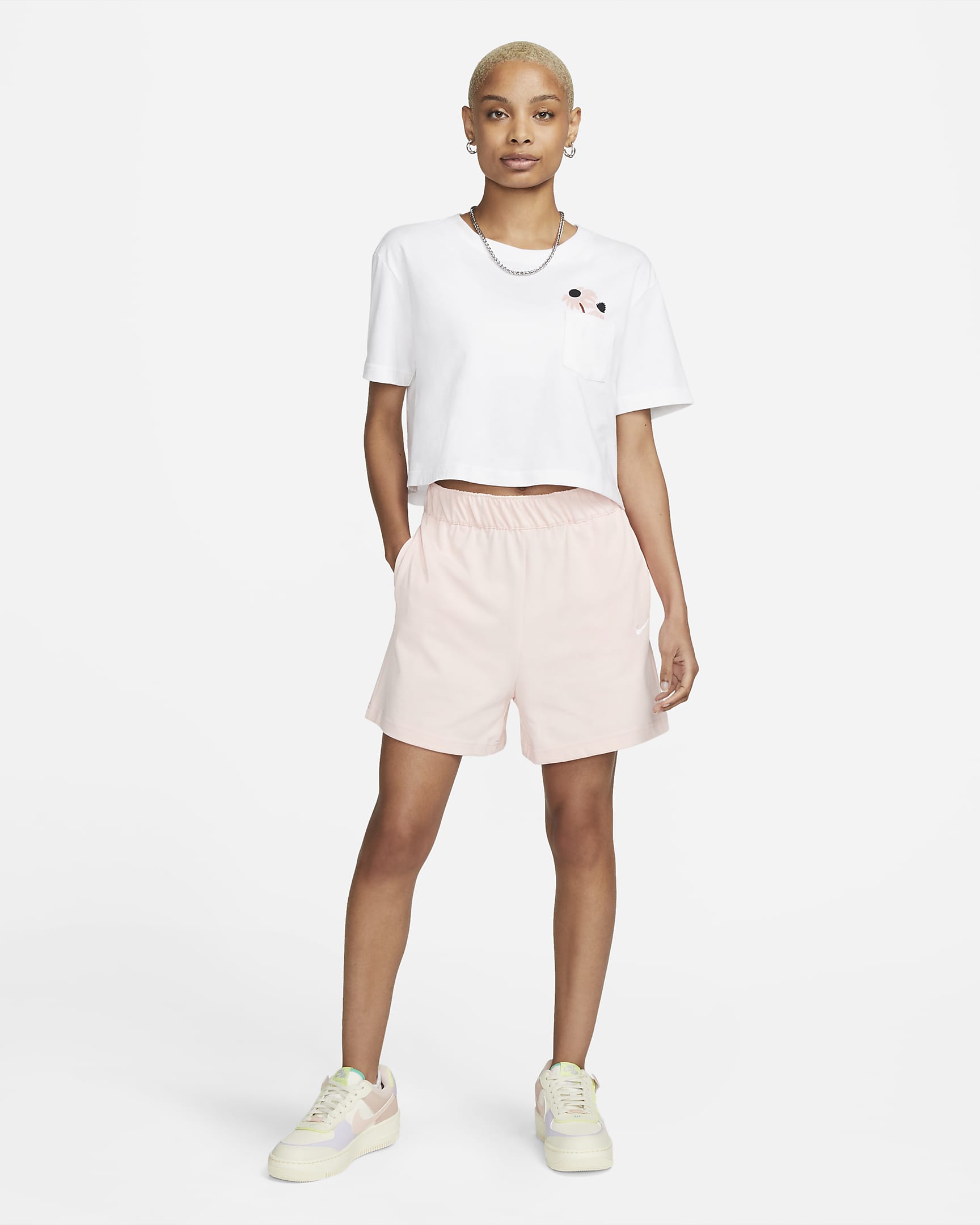 Playera cropped para mujer Nike Sportswear Essential. Nike.com