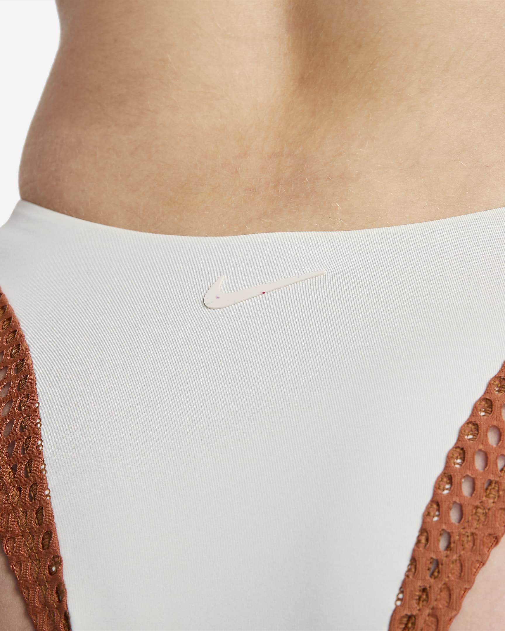 Parte inferior de traje de baño estilo Cheeky Sling para mujer Nike - Leche de coco