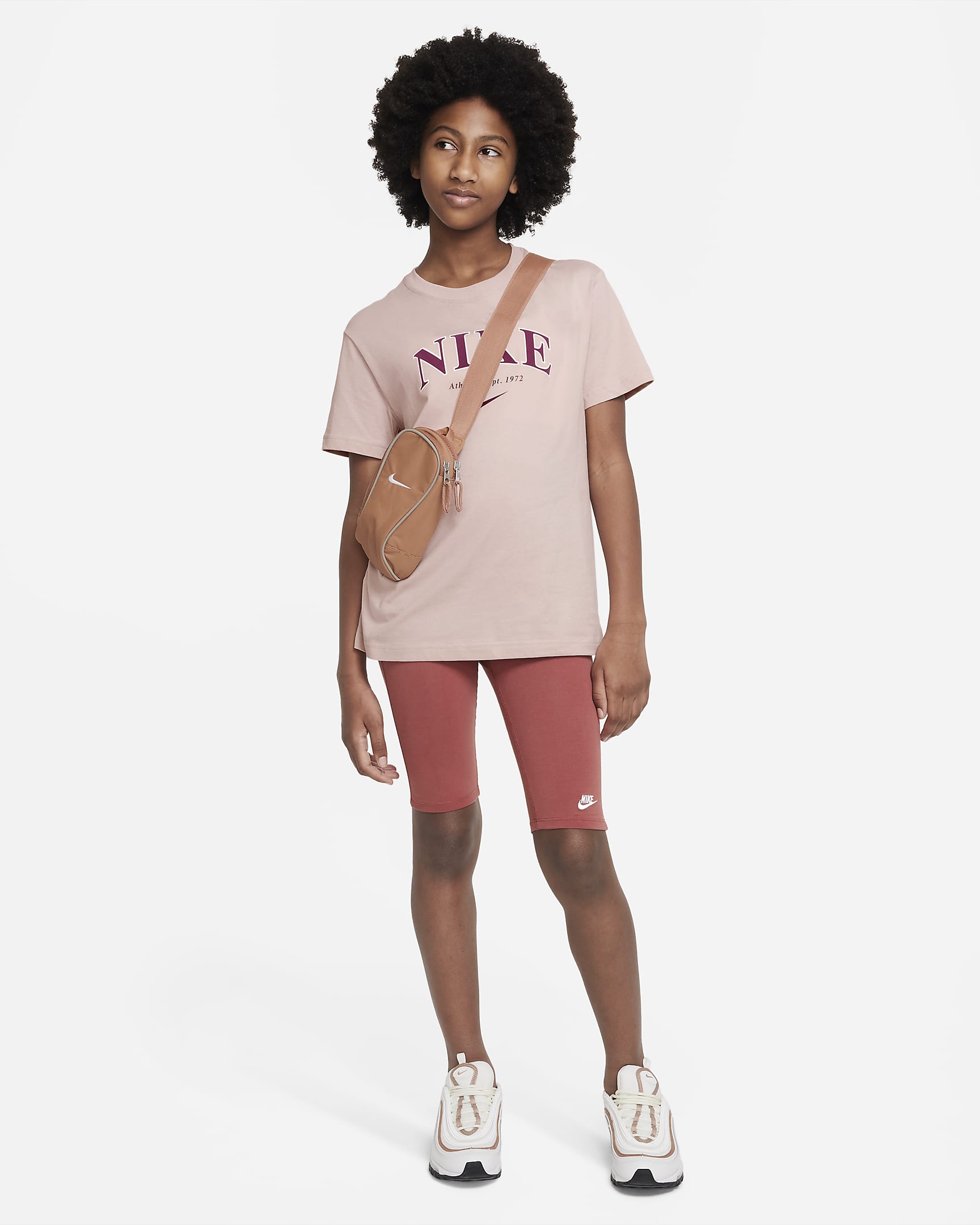 Nike Sportswear Older Kids' (Girls') T-Shirt. Nike PH