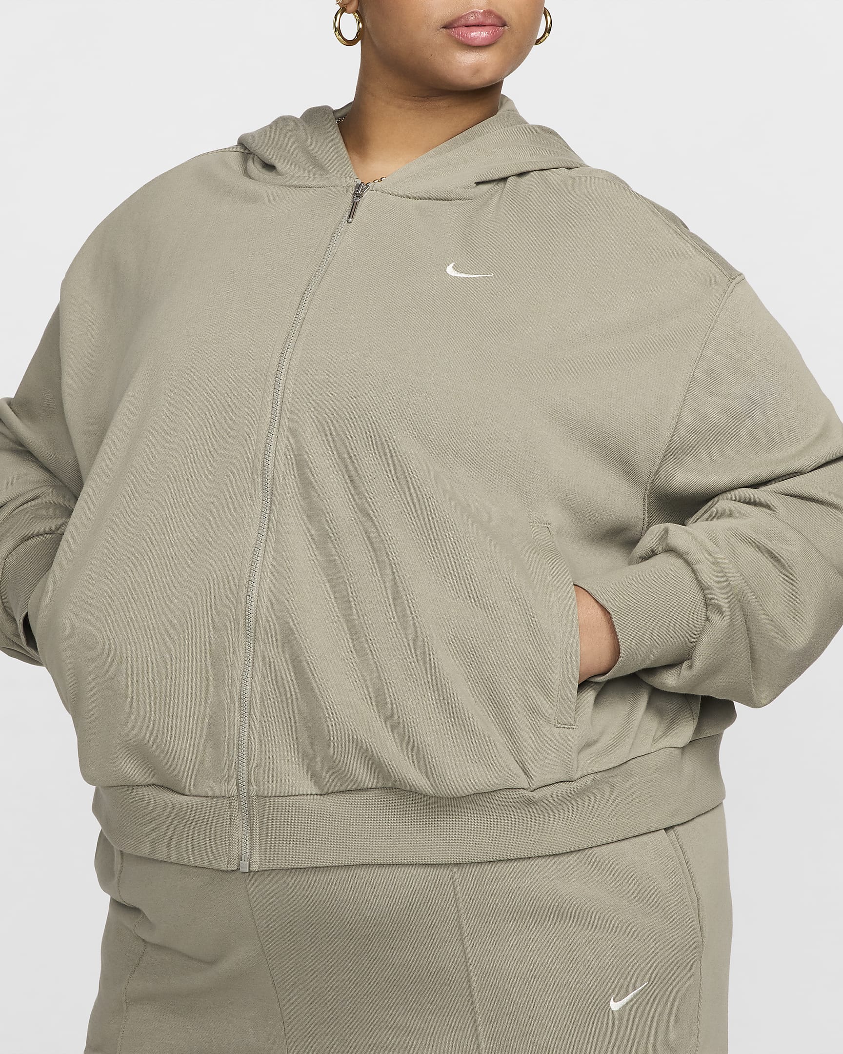 Hoodie folgado em tecido moletão com fecho completo Nike Sportswear Chill Terry para mulher (tamanhos grandes) - Light Army/Sail