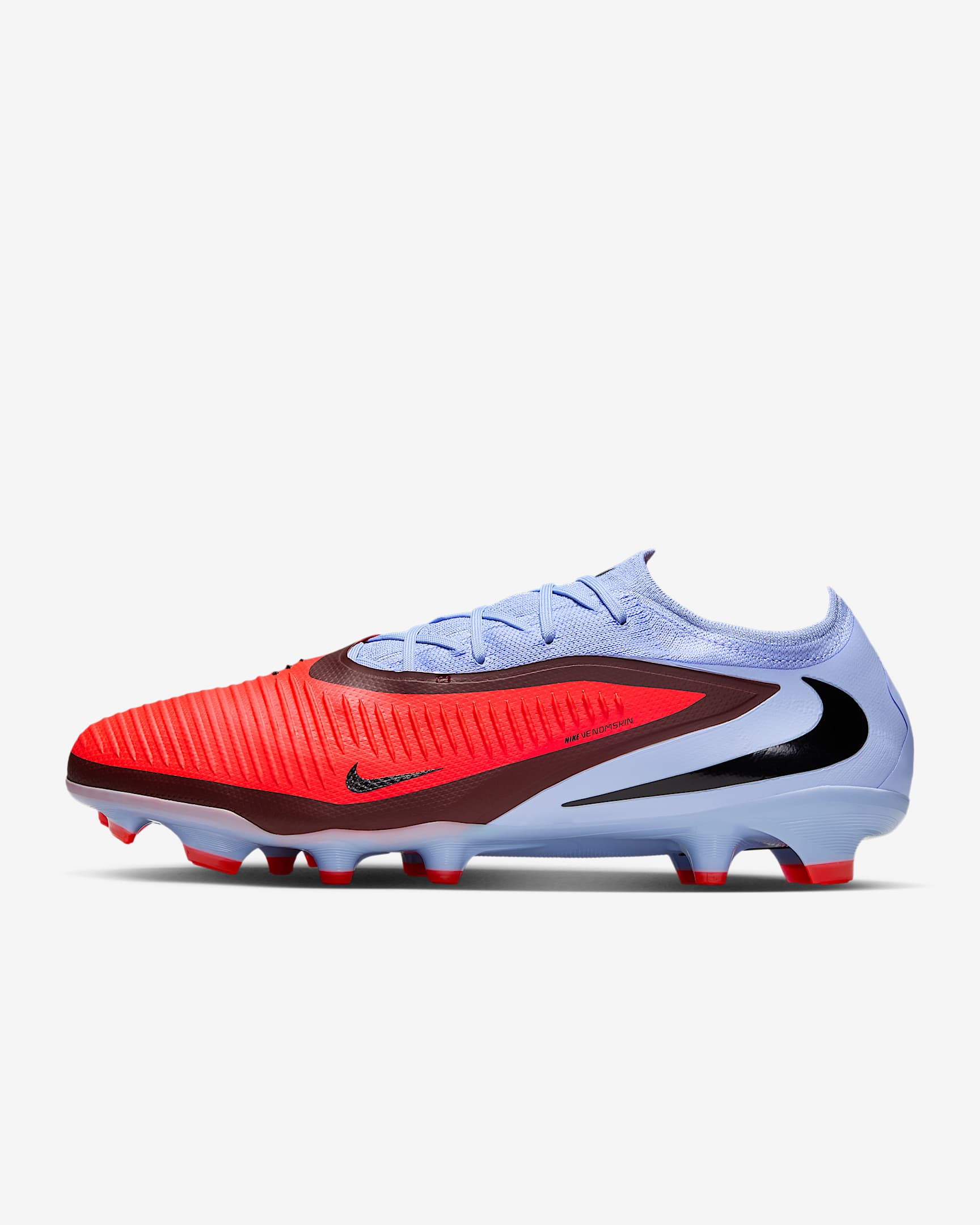 Nike Phantom 6 Low Pro fotballsko til gress - Royal Tint/Bright Crimson