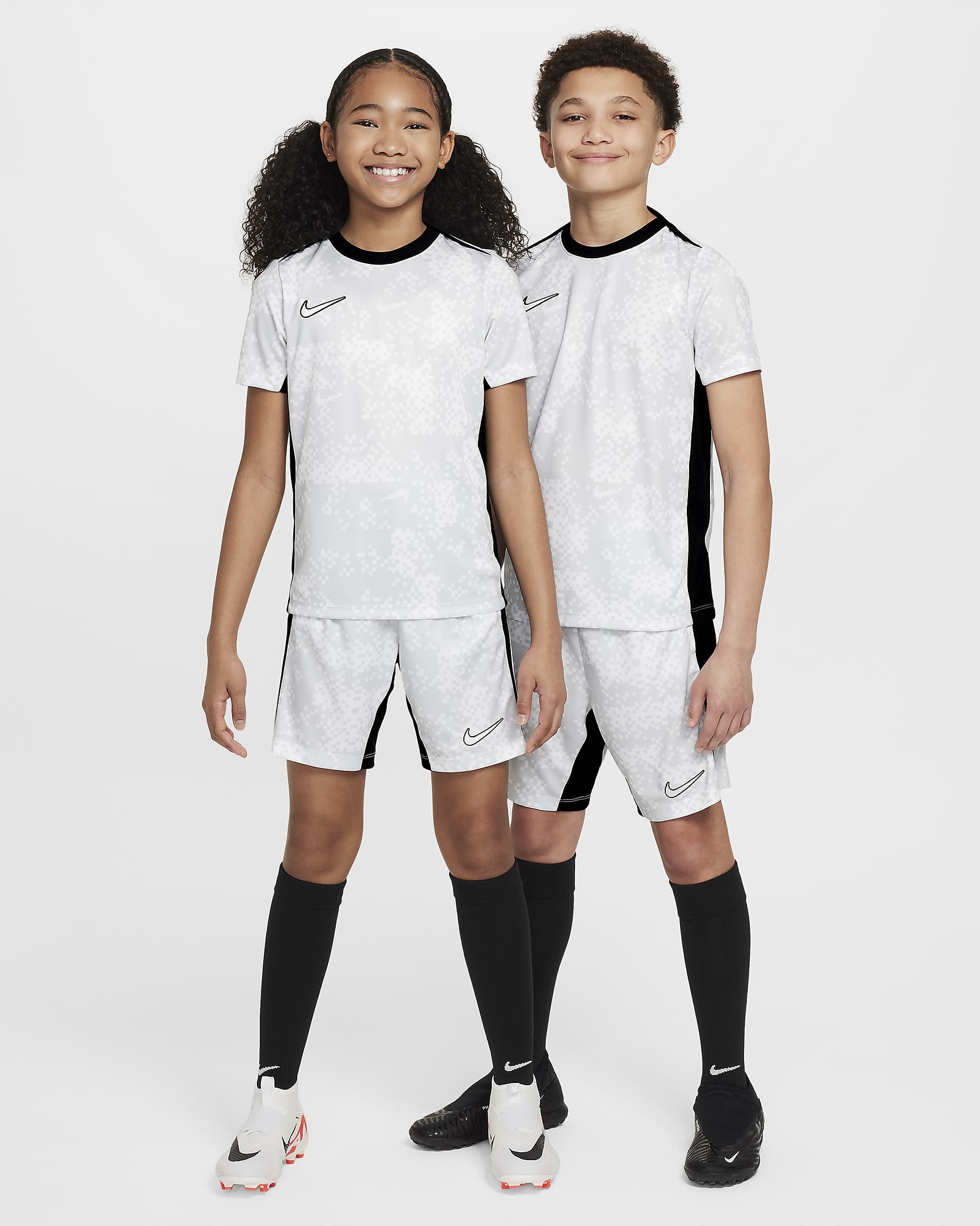 Nike Academy Pro Older Kids' Dri-FIT Short-Sleeve Football Top - Pure Platinum/Black/White