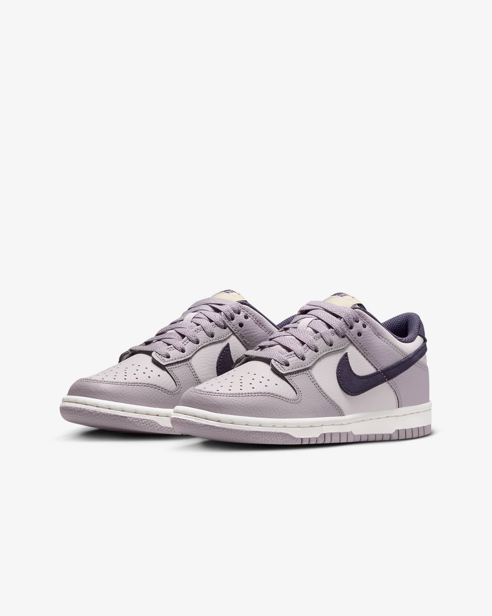 Nike Dunk Low Older Kids' Shoes - Light Violet Ore/Platinum Violet/Team Gold/Dark Raisin