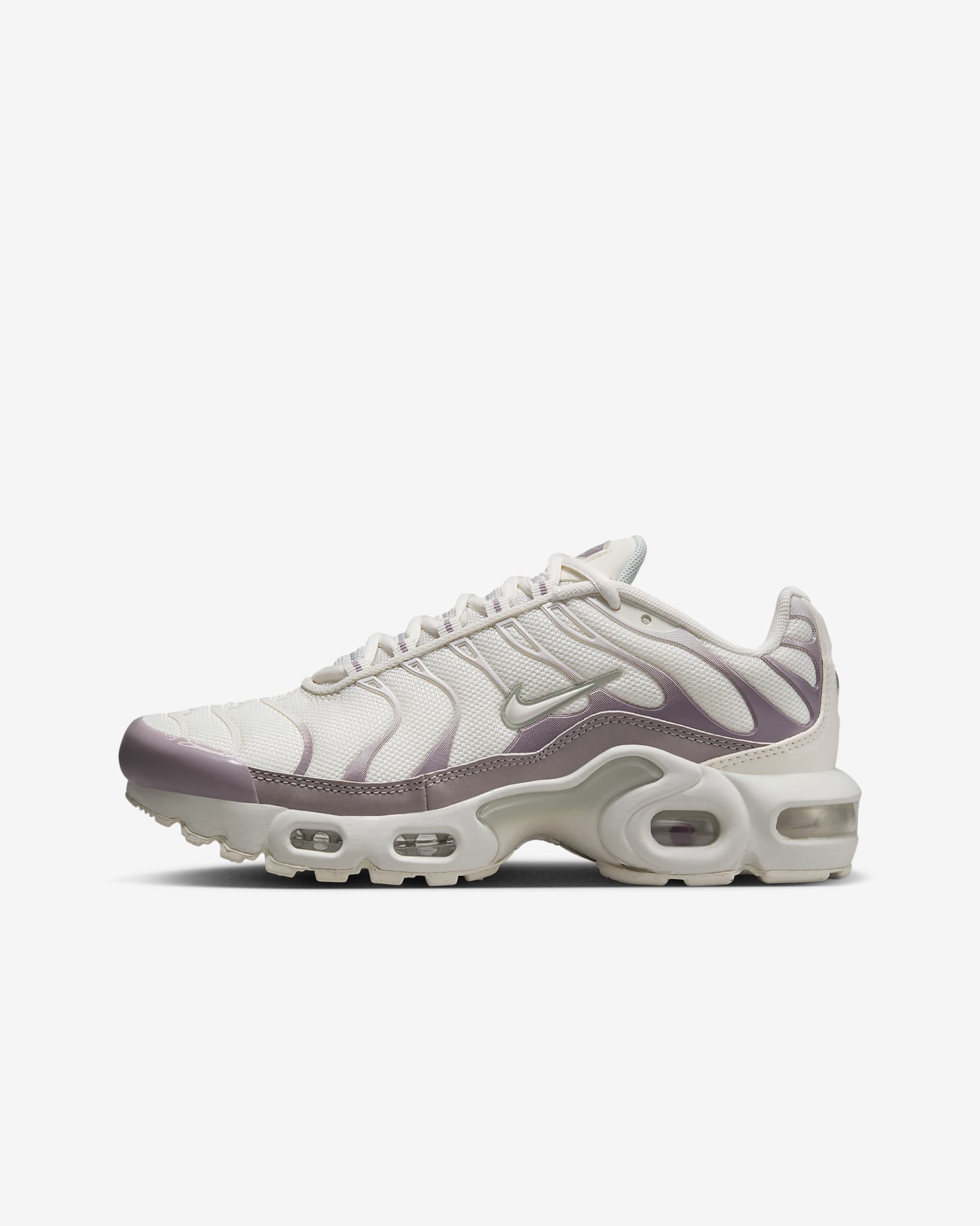 Nike Air Max Plus Older Kids' Shoes. Nike IE