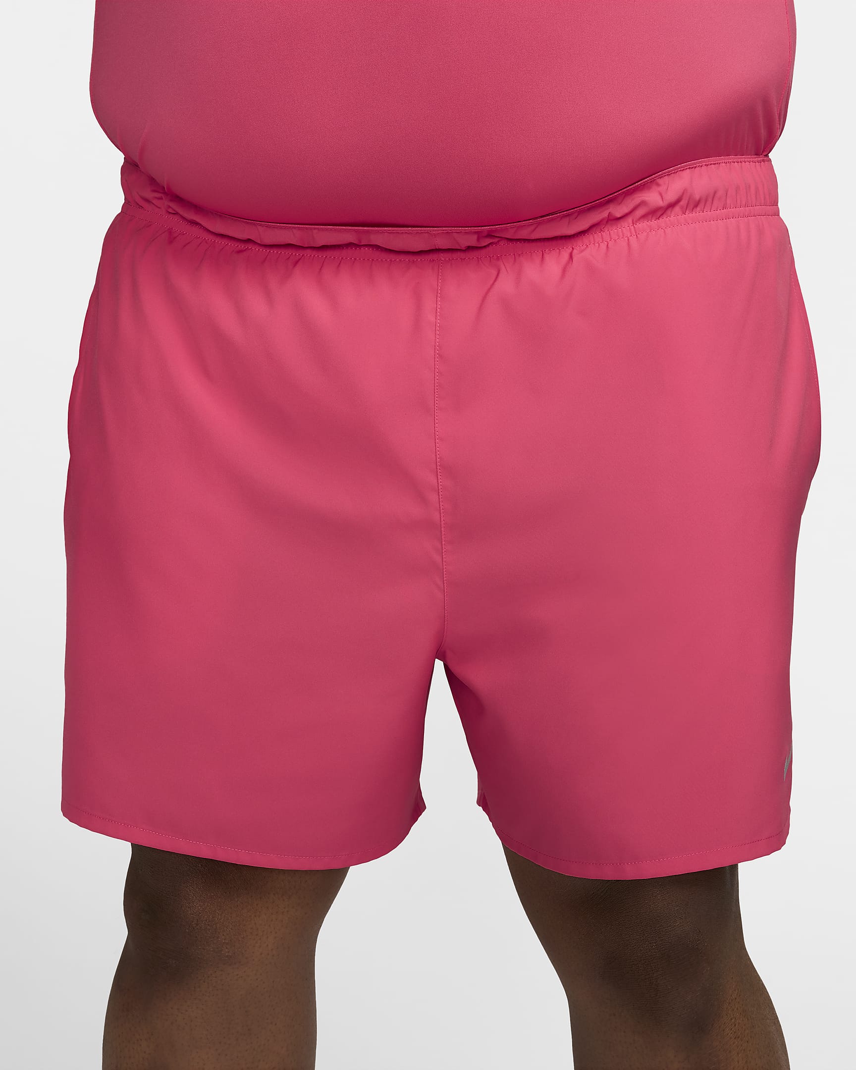 Shorts de correr Dri-FIT de 13 cm con forro de ropa interior para hombre Nike Challenger - Rosa margarita/Negro/Negro