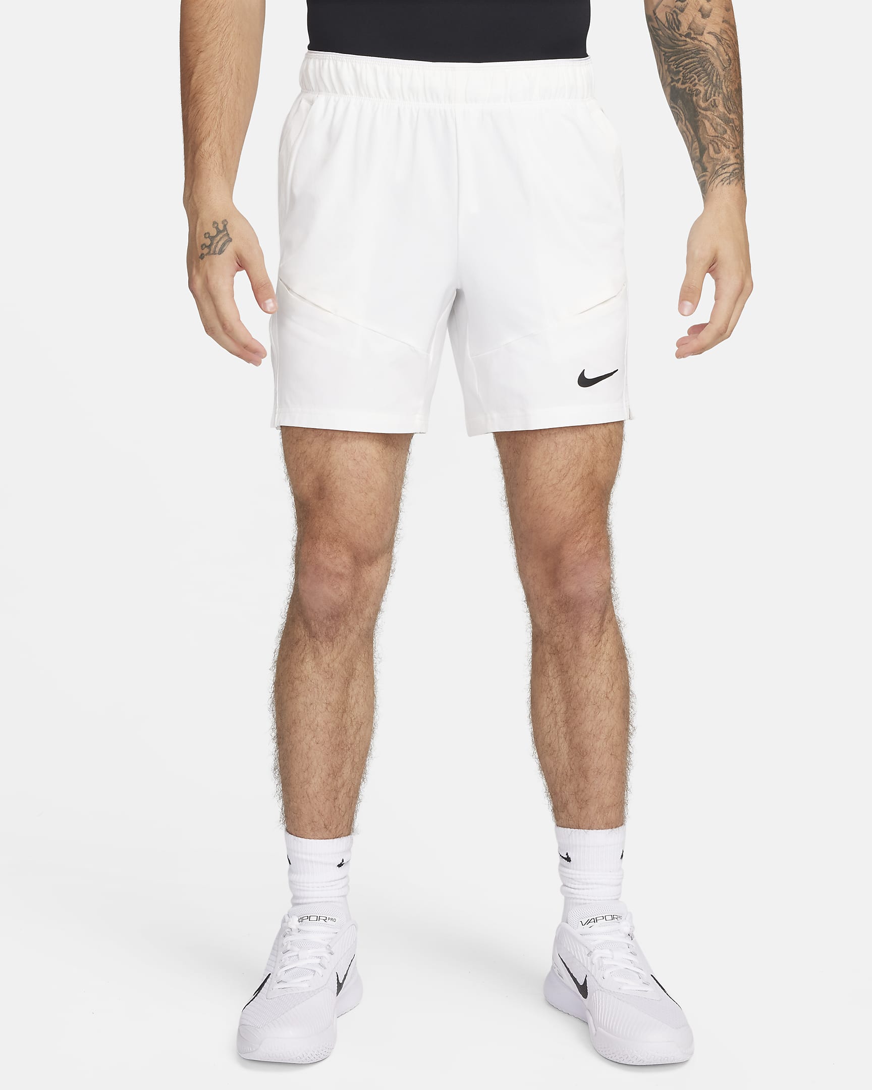 NikeCourt Advantage Dri-FIT tennisshorts voor heren (18 cm) - Wit/Wit/Zwart