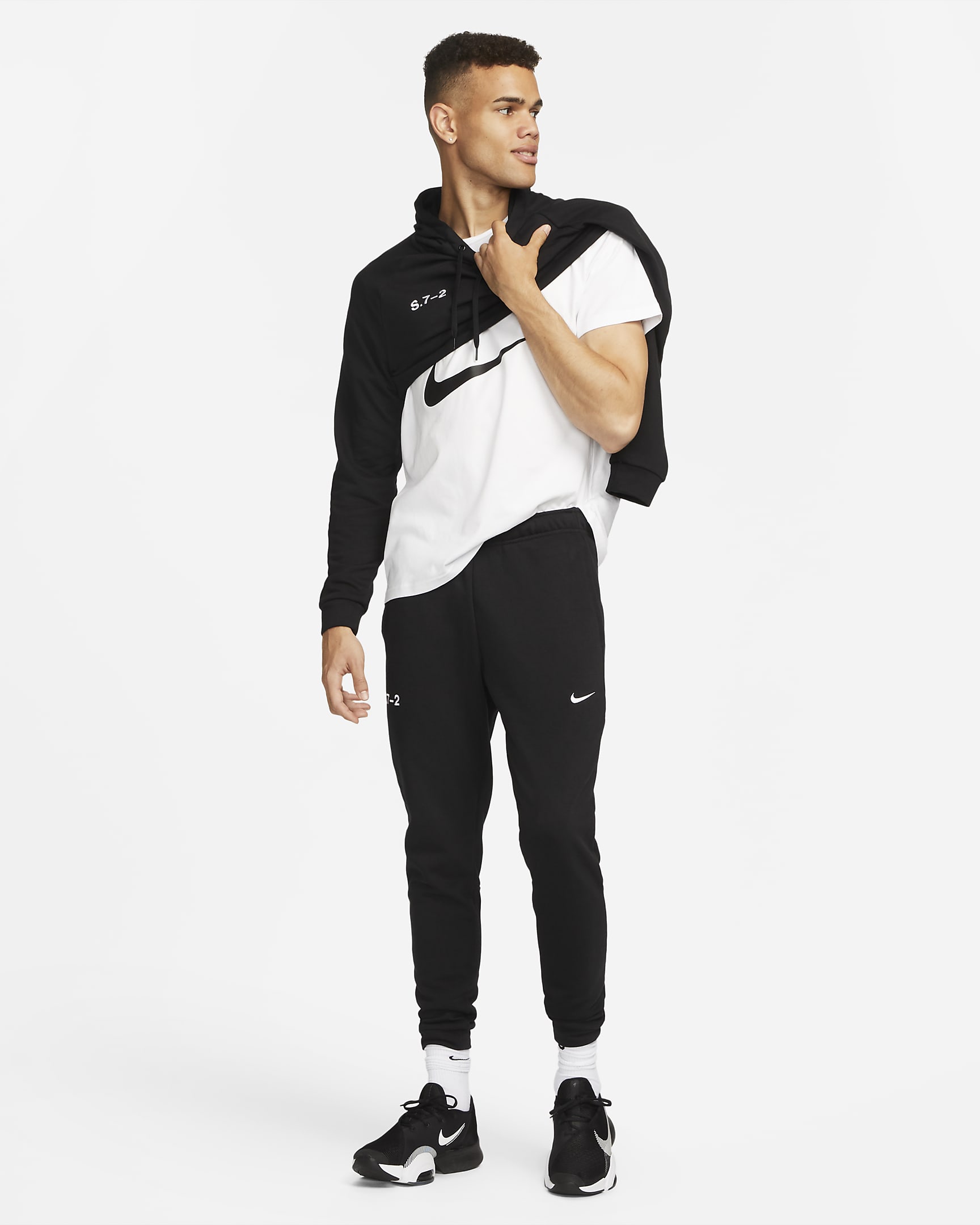 Nike Dri-FIT Studio '72 Men's Tapered Fitness Trousers. Nike UK