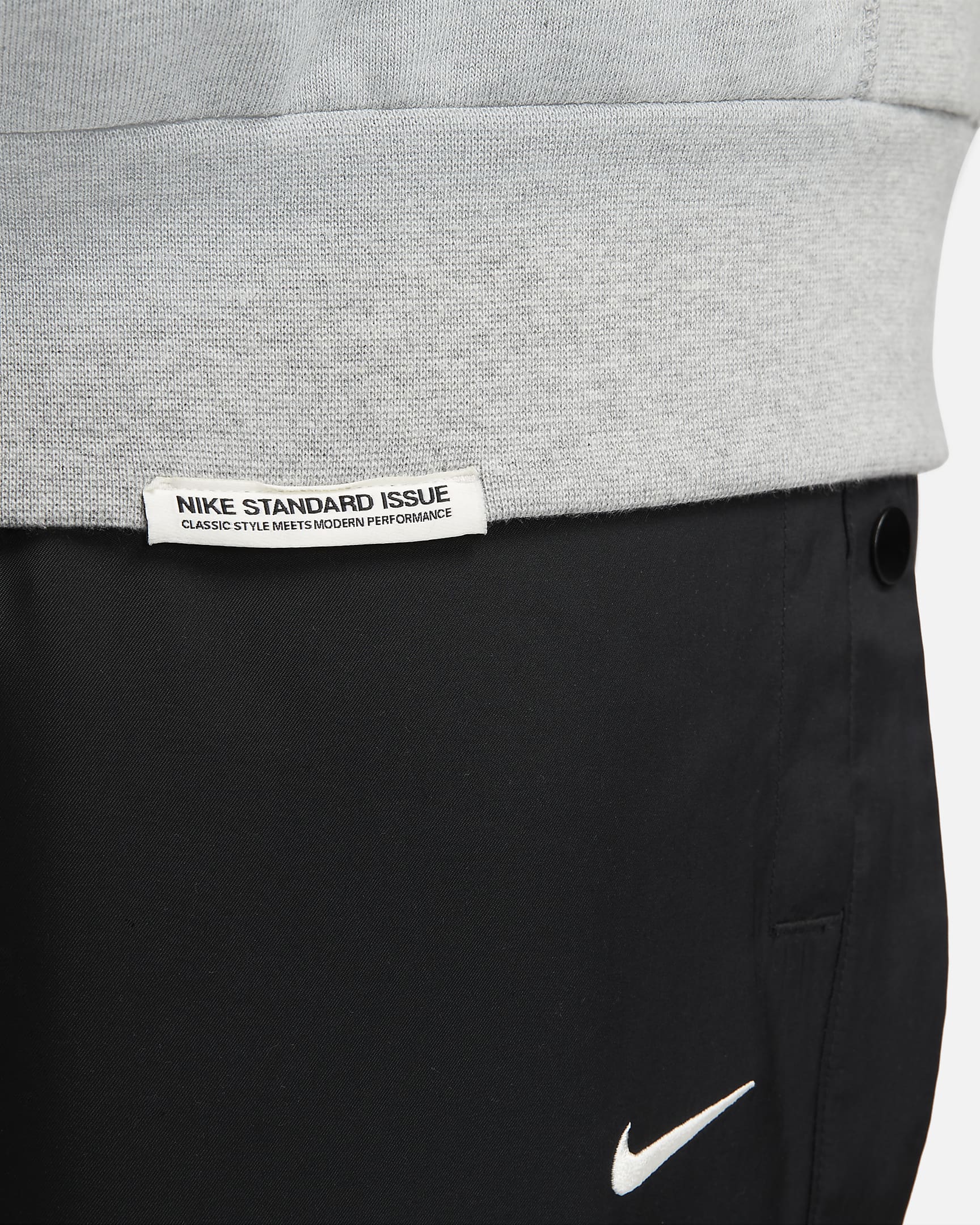 Nike Standard Issue Dri-FIT baskethettegenser til herre - Dark Grey Heather/Pale Ivory