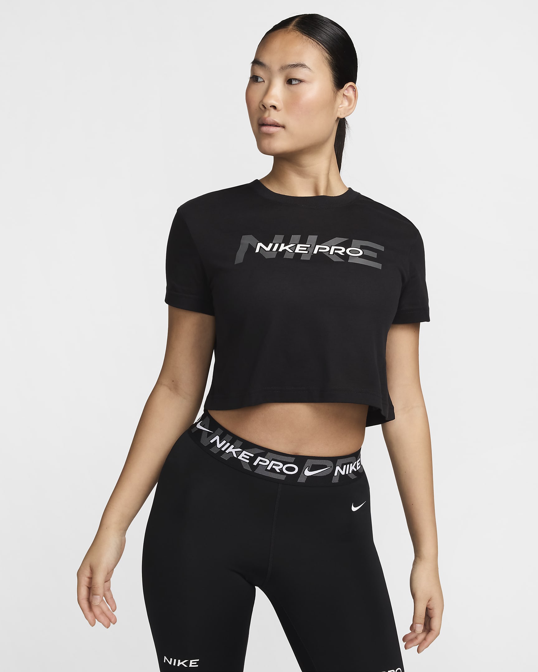 Nike Pro Women's Short-Sleeve Cropped T-Shirt - Black