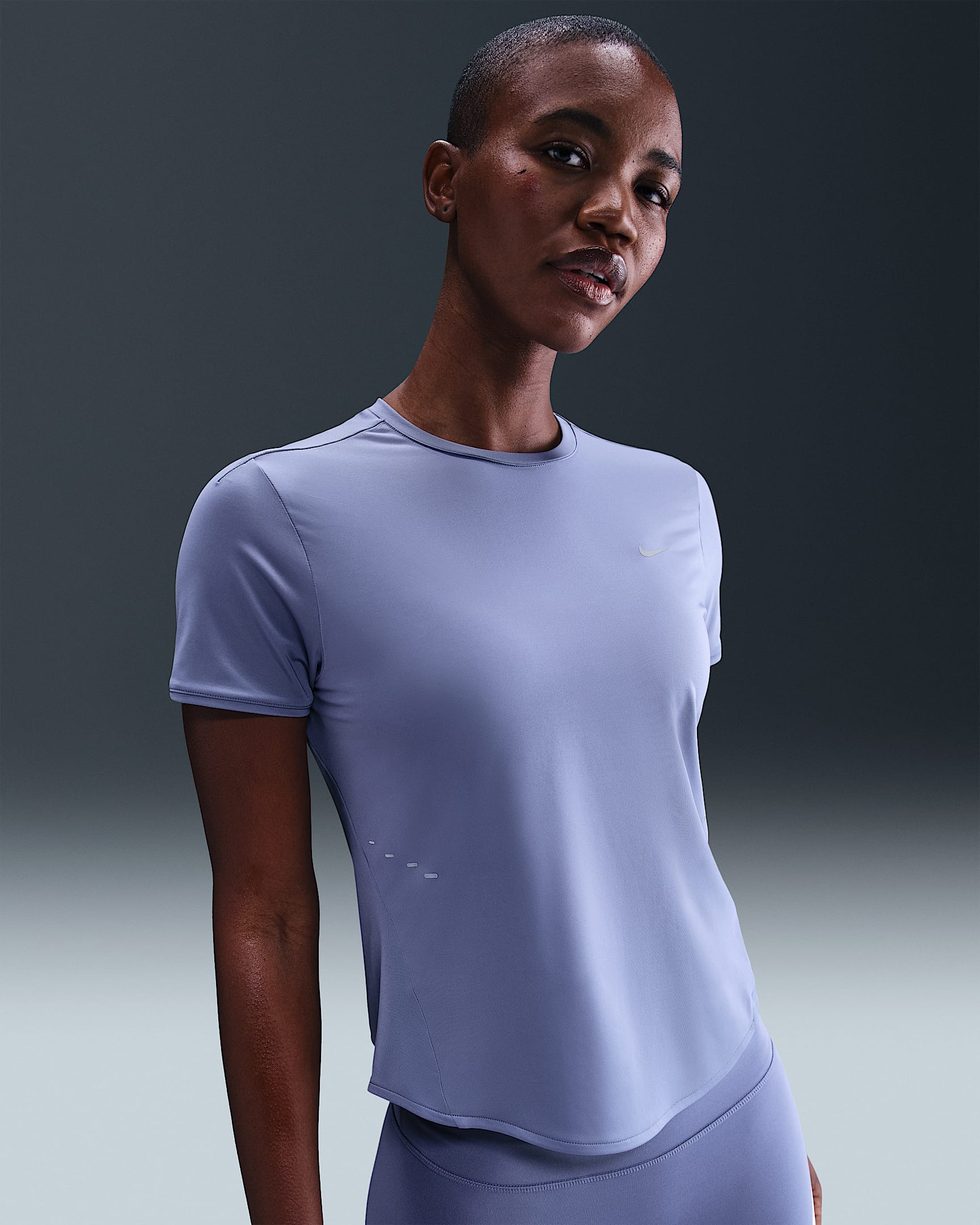 Playera de correr de manga corta Dri-FIT para mujer Nike Swift - Índigo mundial