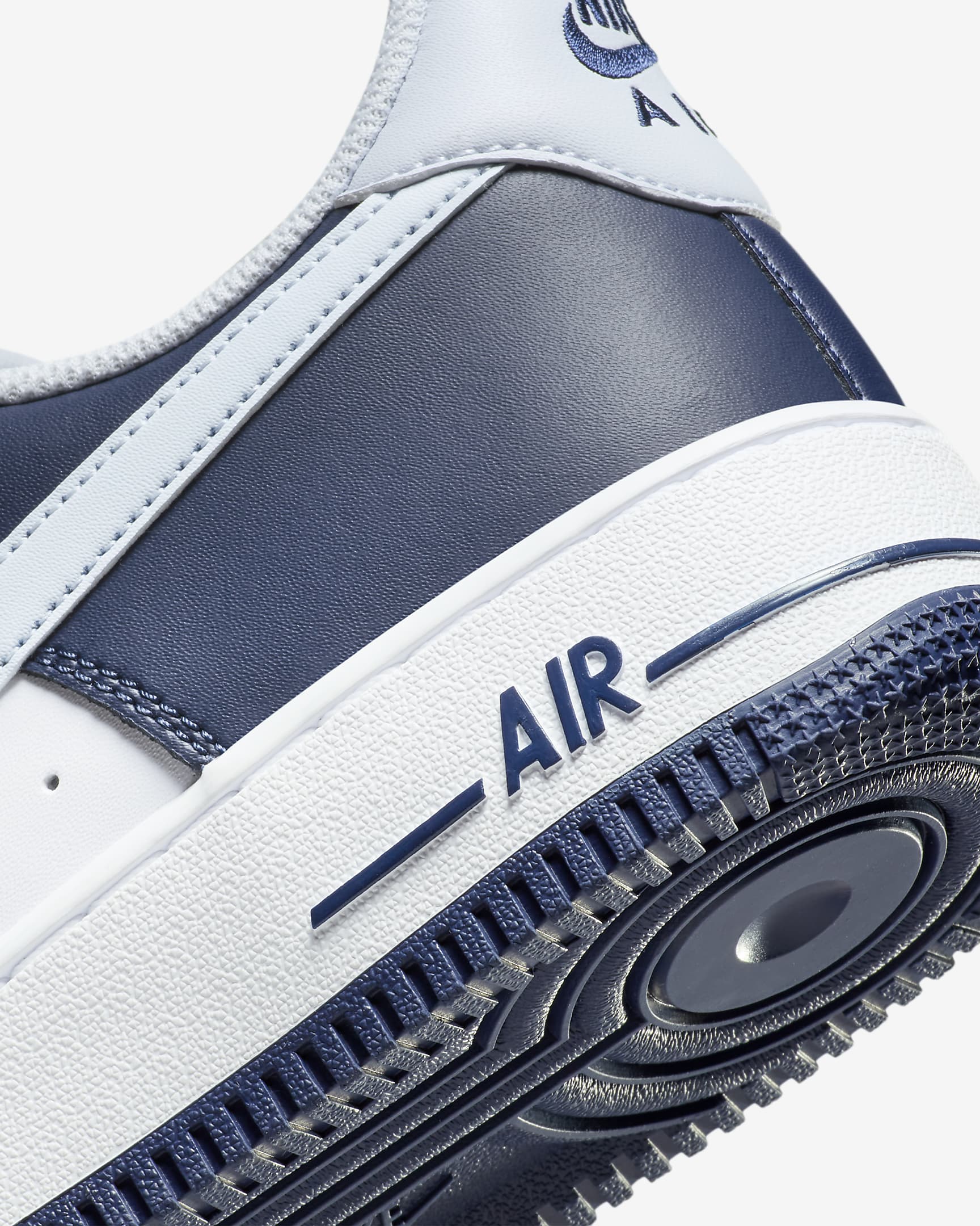 nike air force 1 07 lv8 jaune