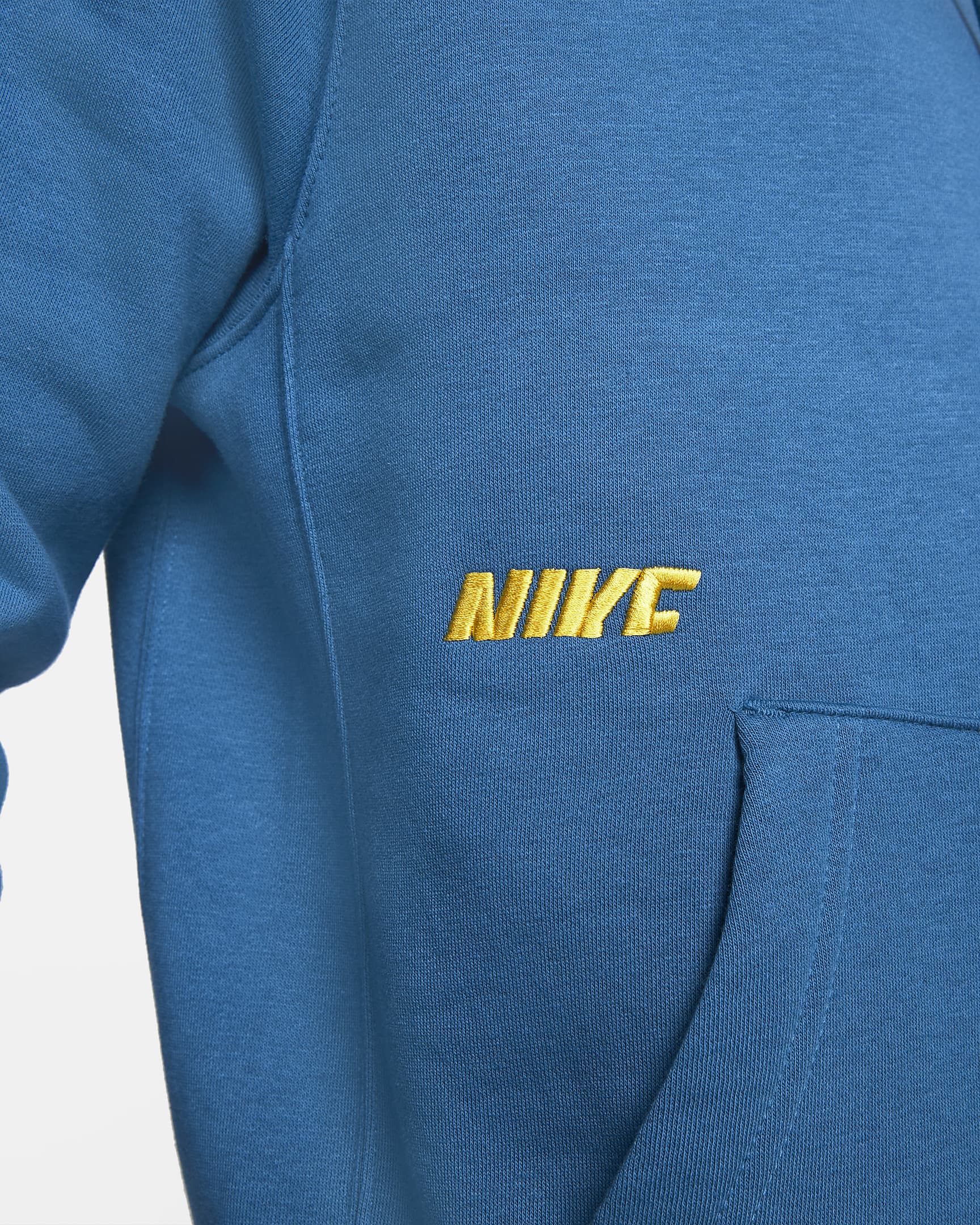Nike Sportswear Sport Essentials+ Men's Fleece Pullover Hoodie. Nike NZ