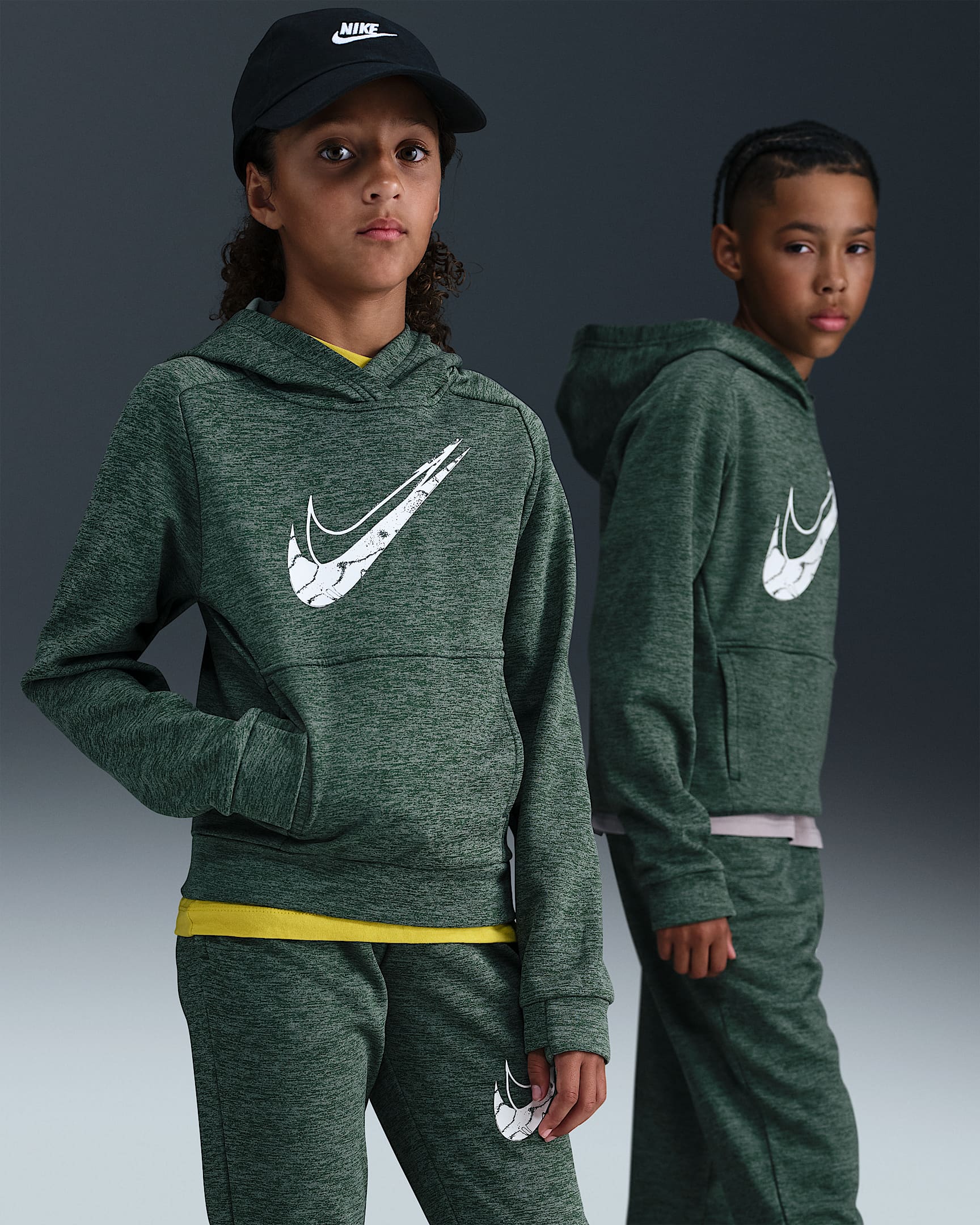 Nike Multi Stain Repel Older Kids' Therma-FIT Hoodie - Fir/Clay Green/Heather/White