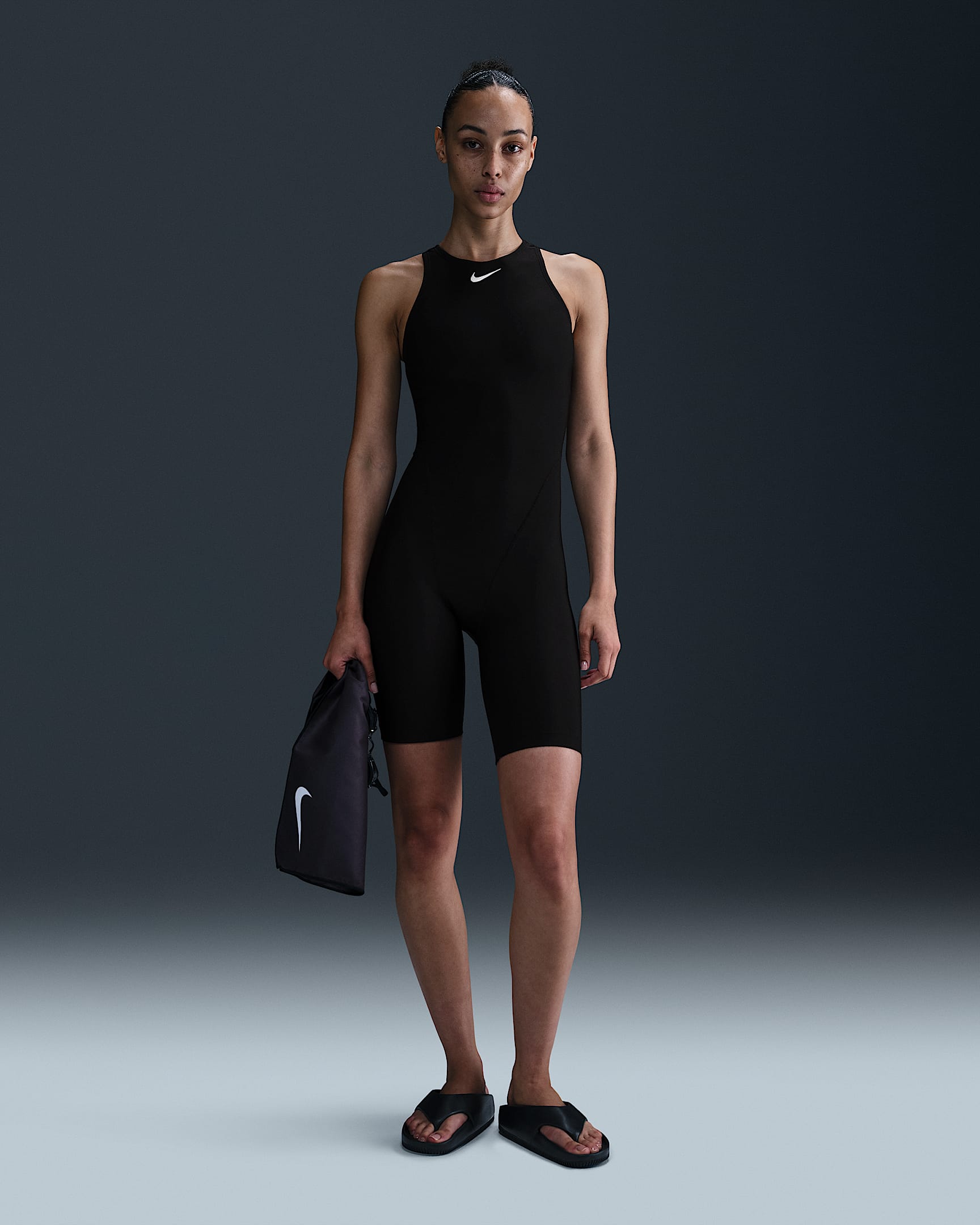 Traje de baño con piernas y cuello alto para mujer Nike Swim HydraStrong Solid - Negro/Blanco