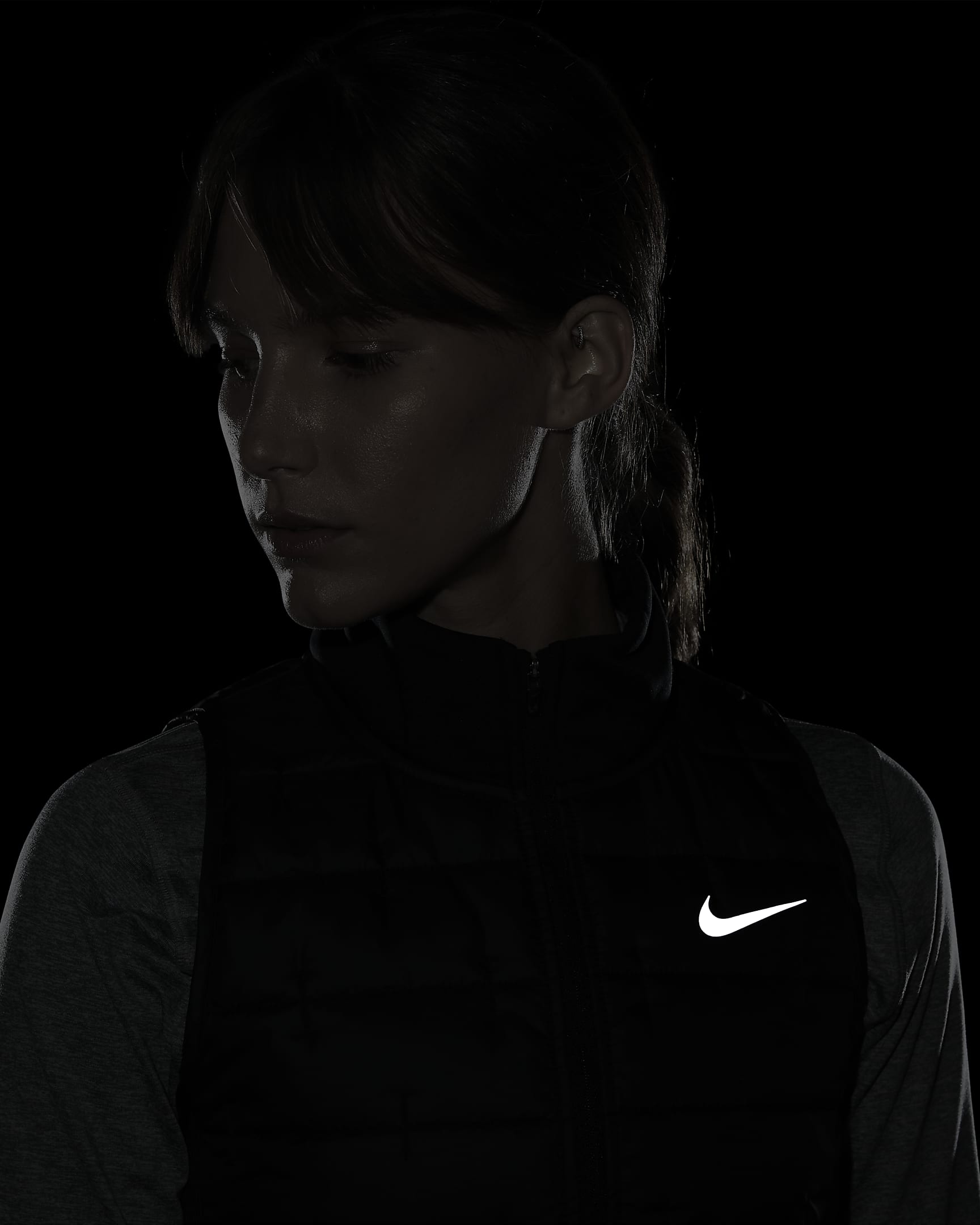 Nike Therma-FIT Hardloopbodywarmer met synthetische vulling voor dames - Zwart