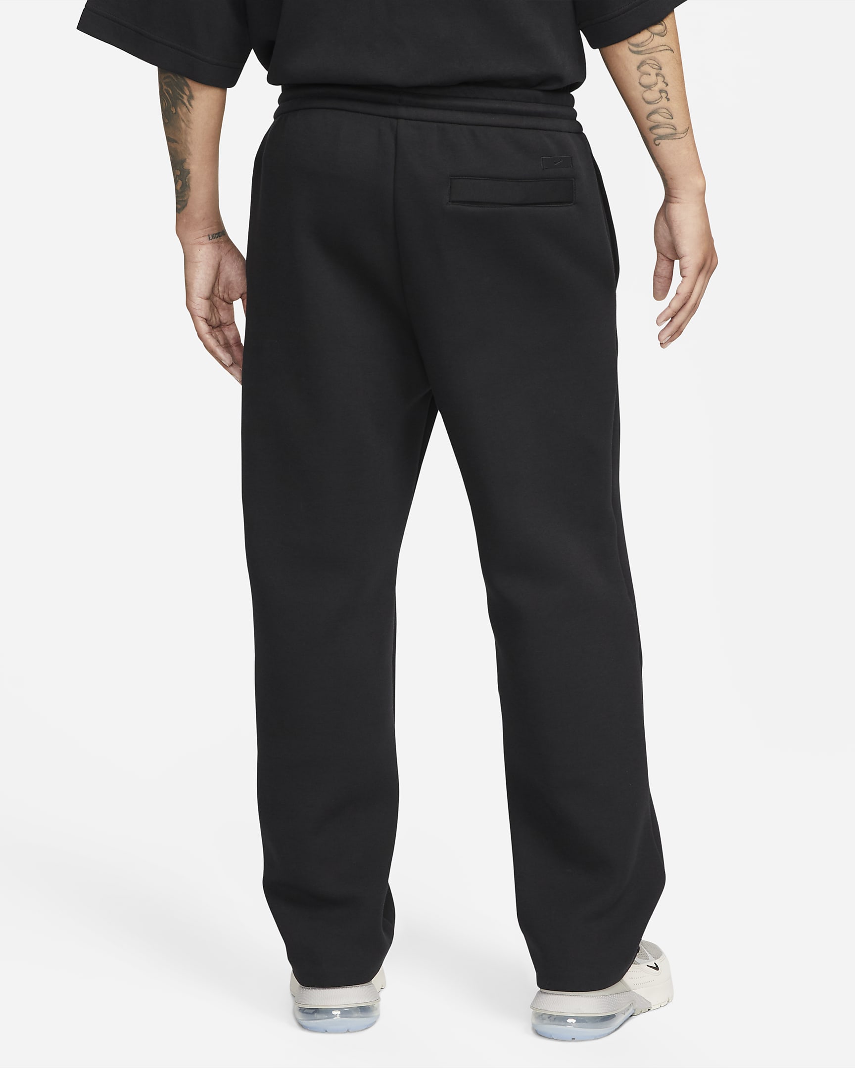 Nike Sportswear Tech Fleece Reimagined-sweatpants med løs pasform og åben kant til mænd - sort/sort