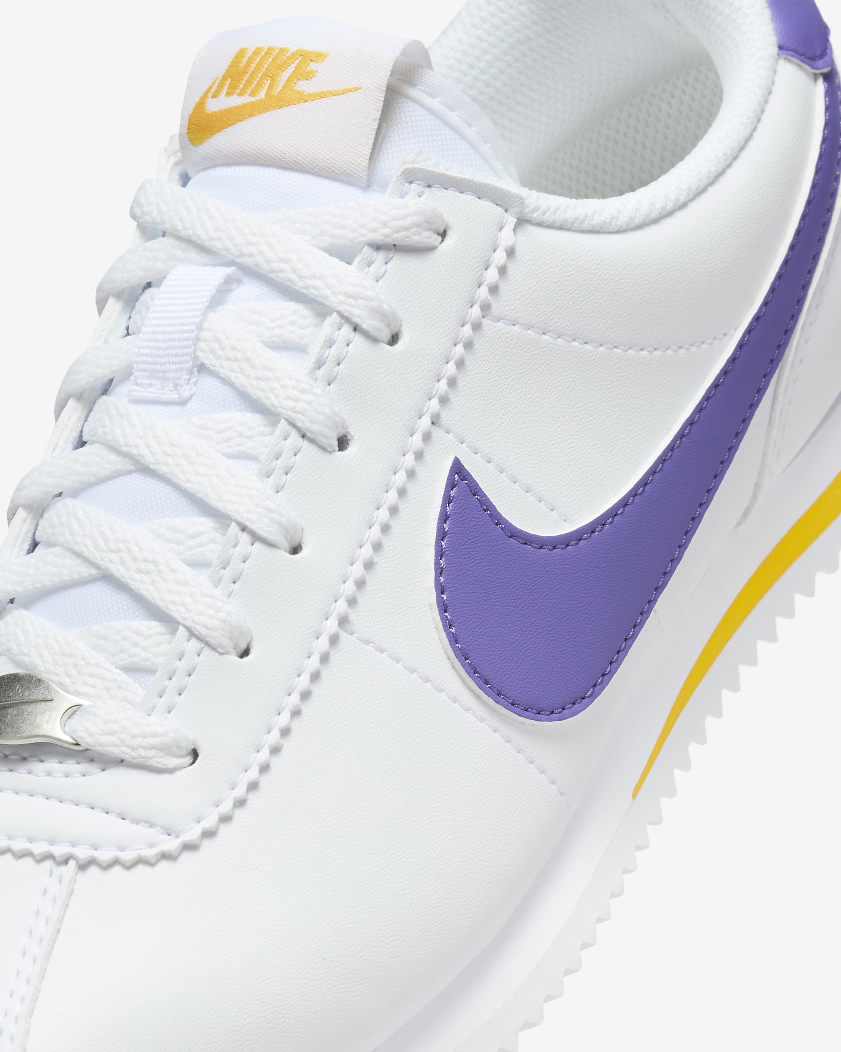 Nike Cortez cipő nagyobb gyerekeknek - Fehér/Varsity Maize/Varsity Purple