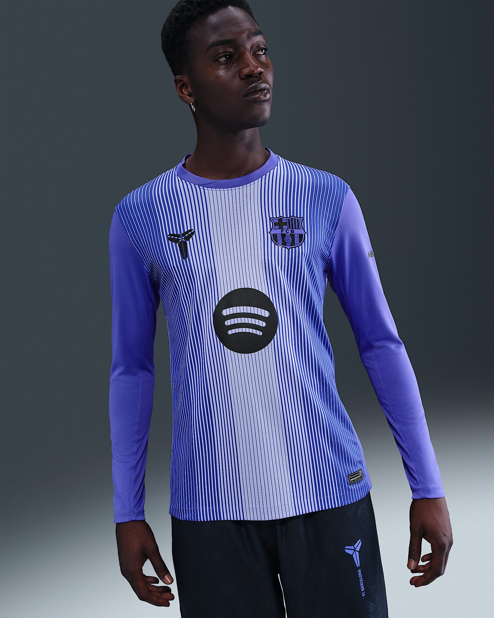 F.C. Barcelona 2025/26 Stadium Goalkeeper Away Men's Kobe Dri-FIT Football Replica Shirt - Persian Violet/Light Thistle/Light Thistle/Black