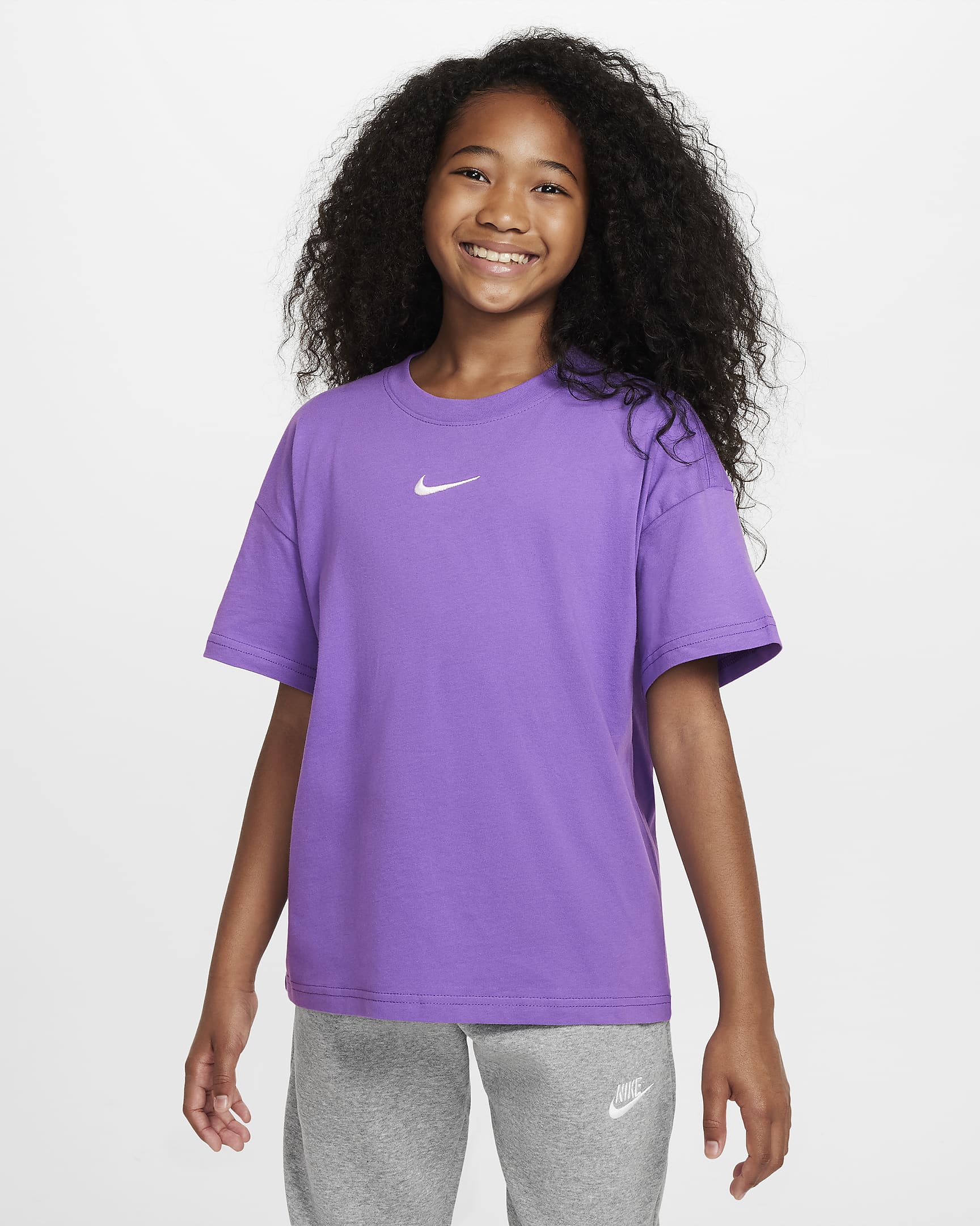 Playera para niña talla grande Nike Sportswear Essential - Frambuesa negro