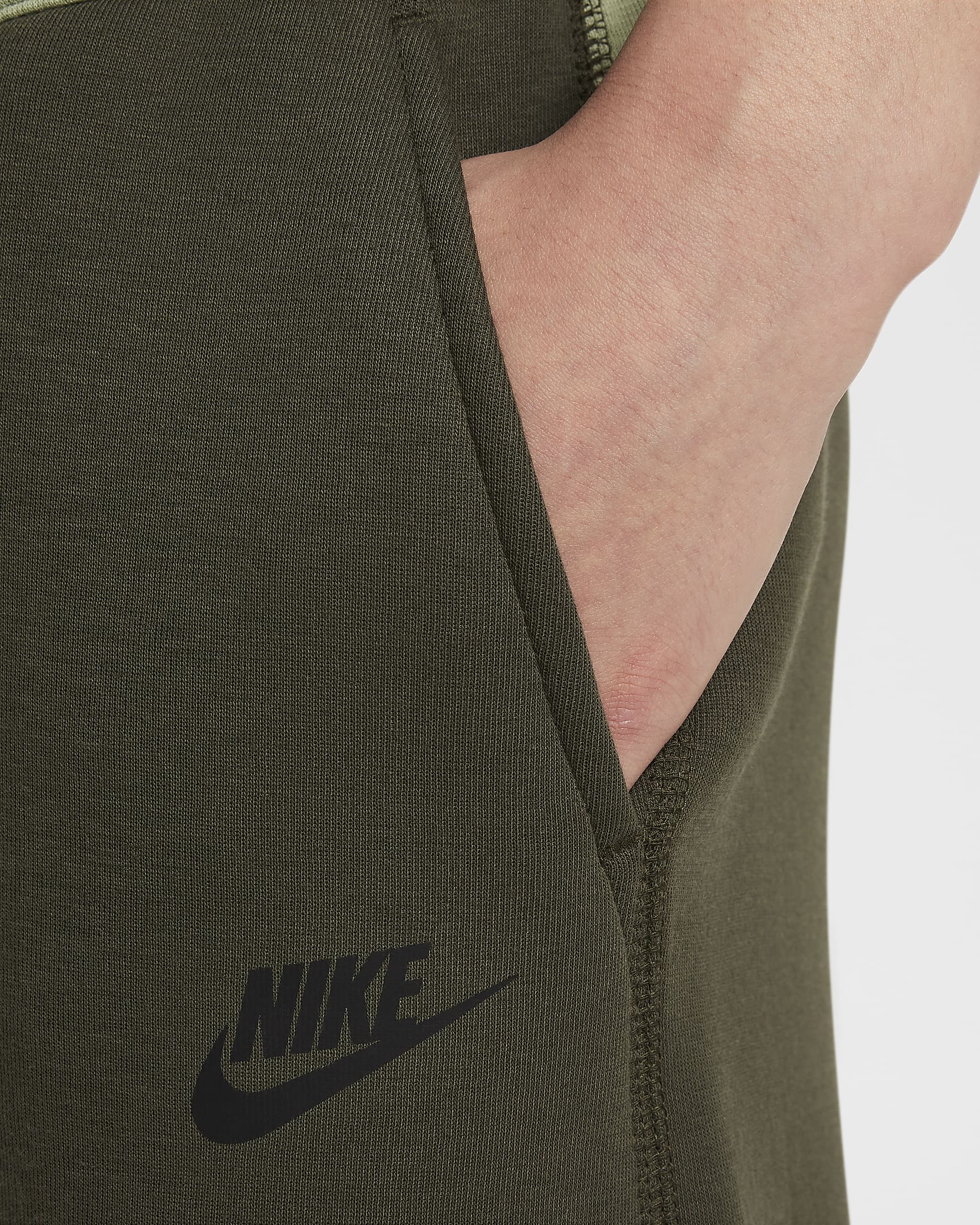 Nike Sportswear Tech Fleece jongensbroek - Cargo Khaki/Oil Green/Zwart/Zwart