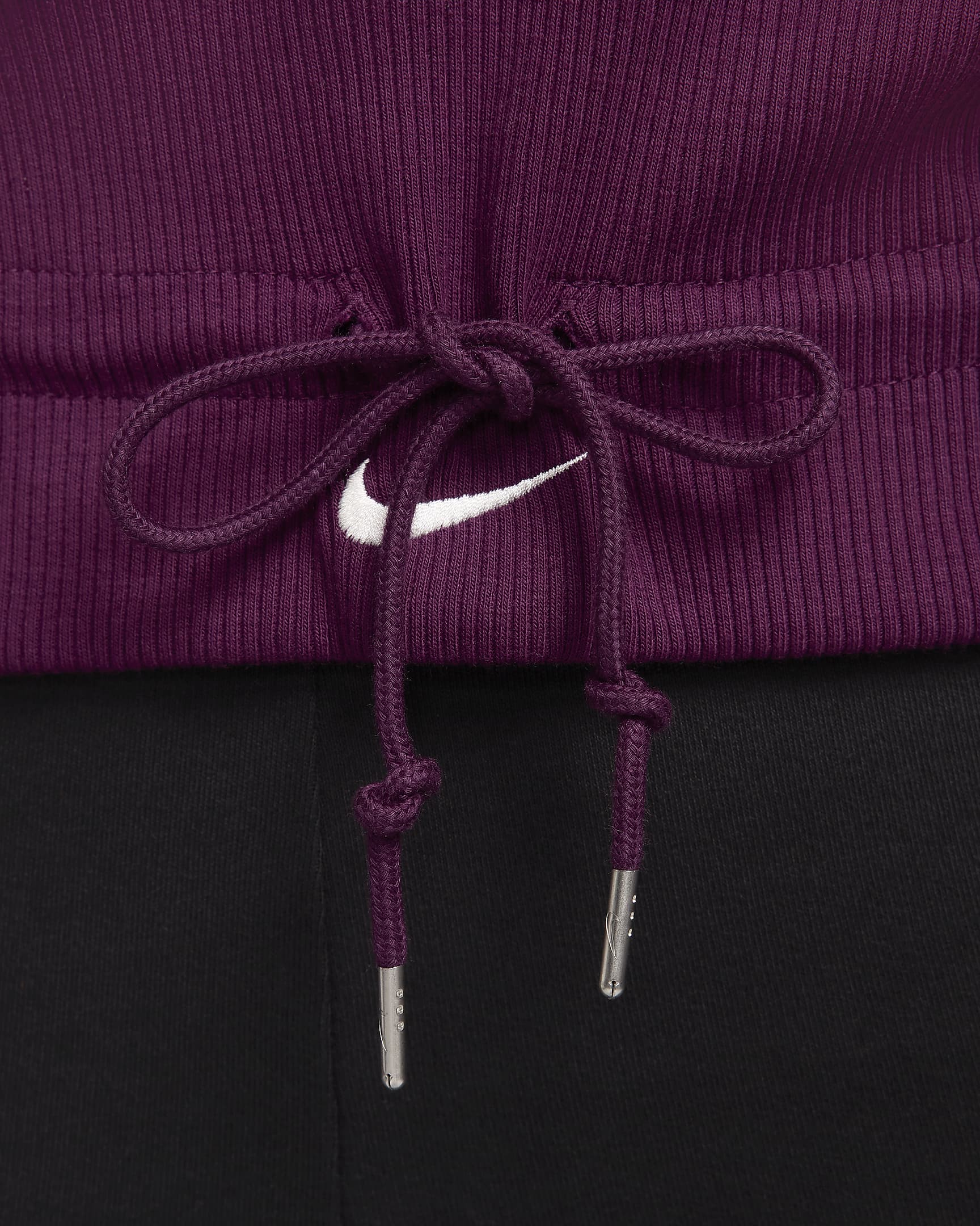 Nike Sportswear Collection Women's Mock-Neck Top. Nike SK