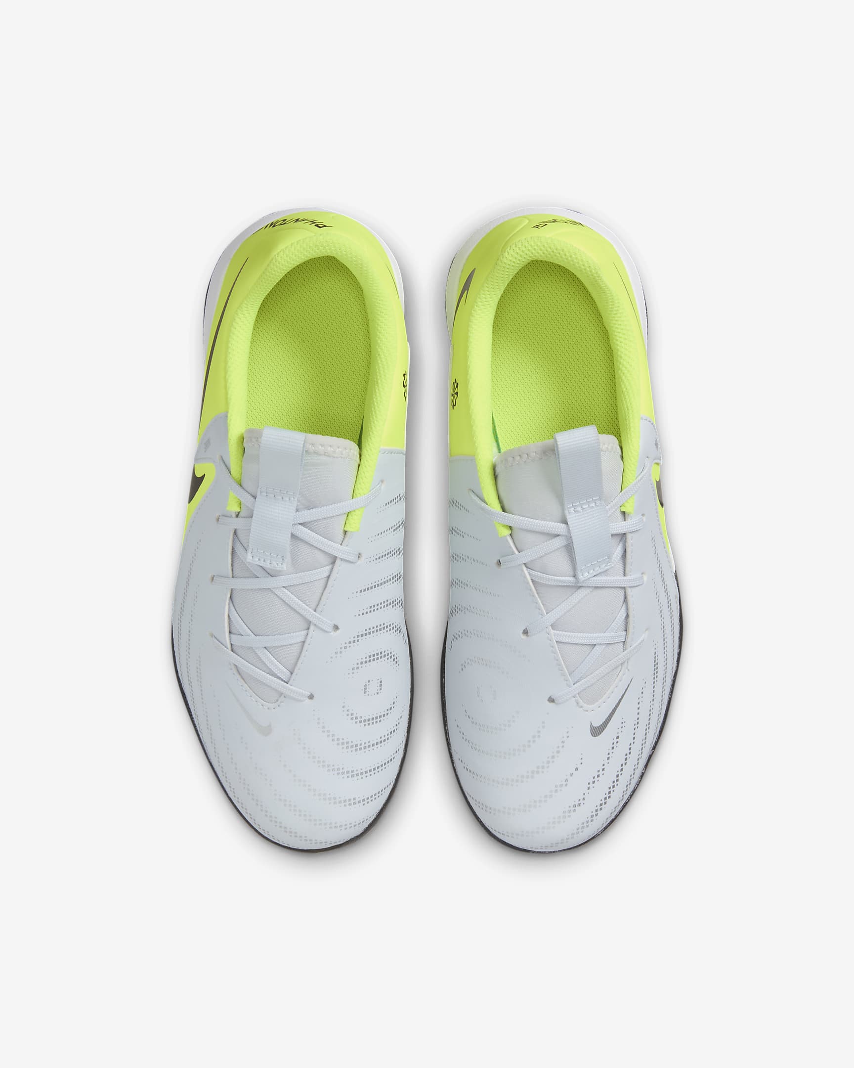 Nike Jr. Phantom GX 2 Academy IC futballcipő gyerekeknek/nagyobb gyerekeknek - Metallic Silver/Volt/Fekete