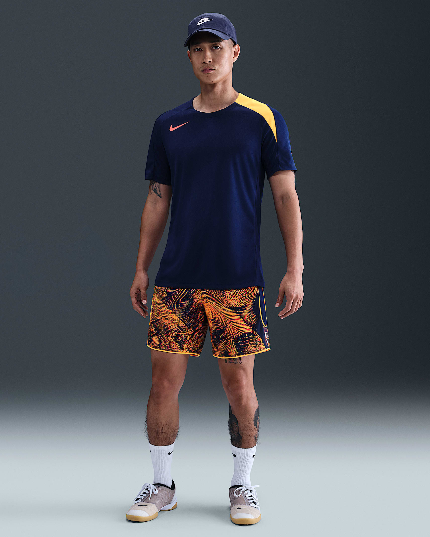 ナイキ アカデミー+ メンズ Dri-FIT サッカーショートパンツ - ブルーボイド/レーザーオレンジ/レーザーオレンジ/ホワイト