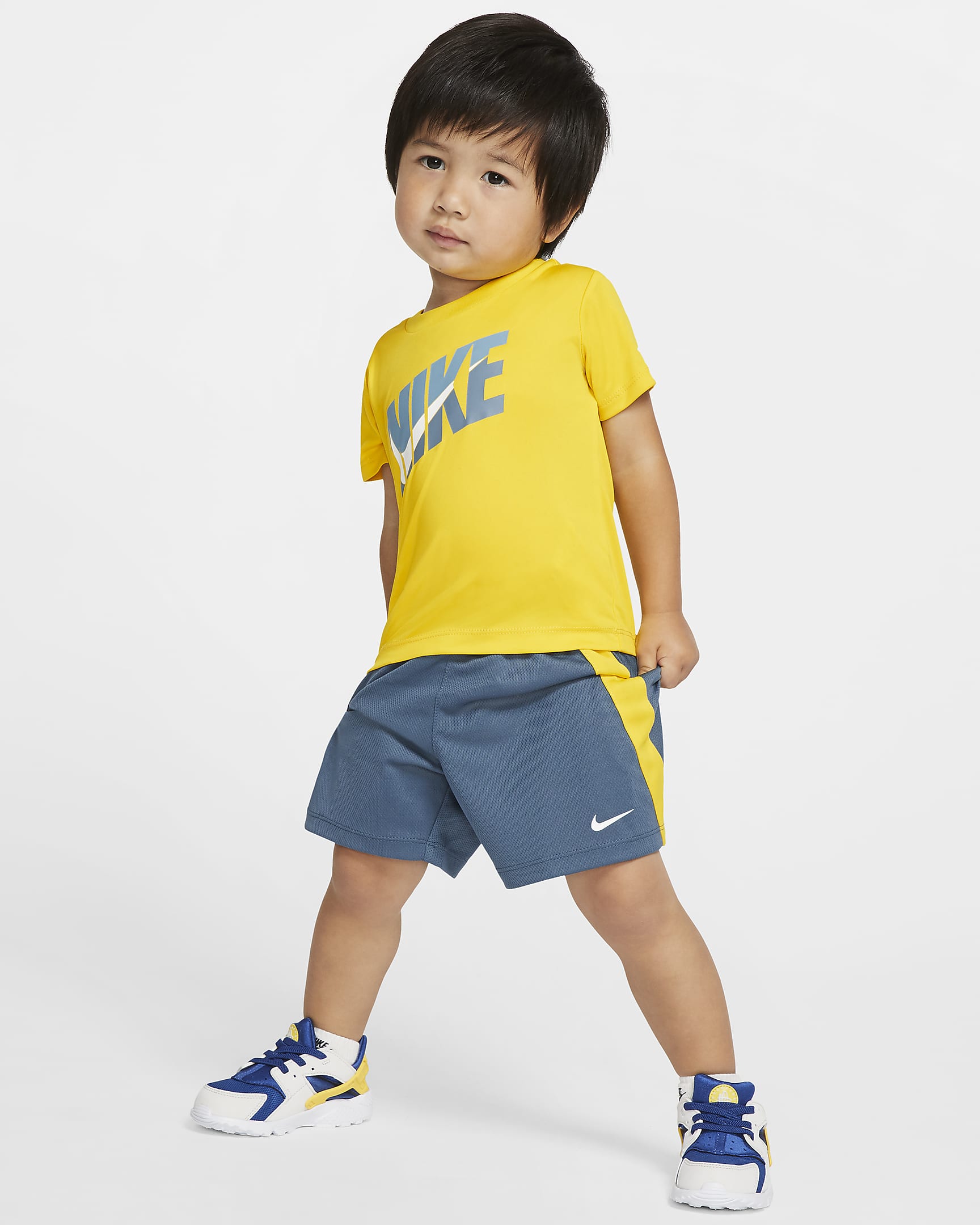 Nike Dri-FIT Baby (12-24M) T-Shirt and Shorts Set. Nike.com