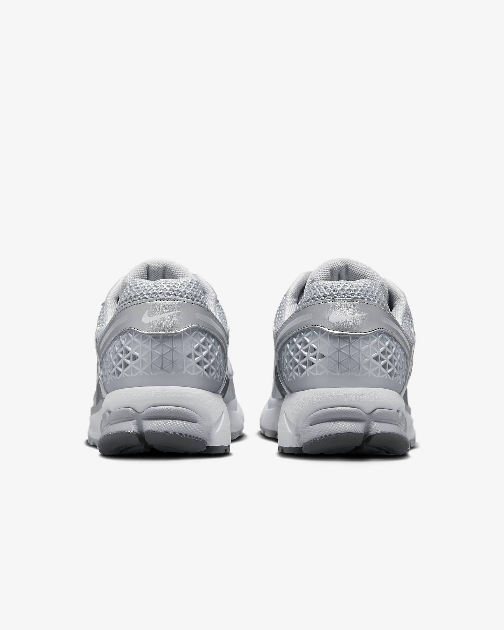 Nike Zoom Vomero 5 Men's Shoes - Wolf Grey/Metallic Silver/Cool Grey/White