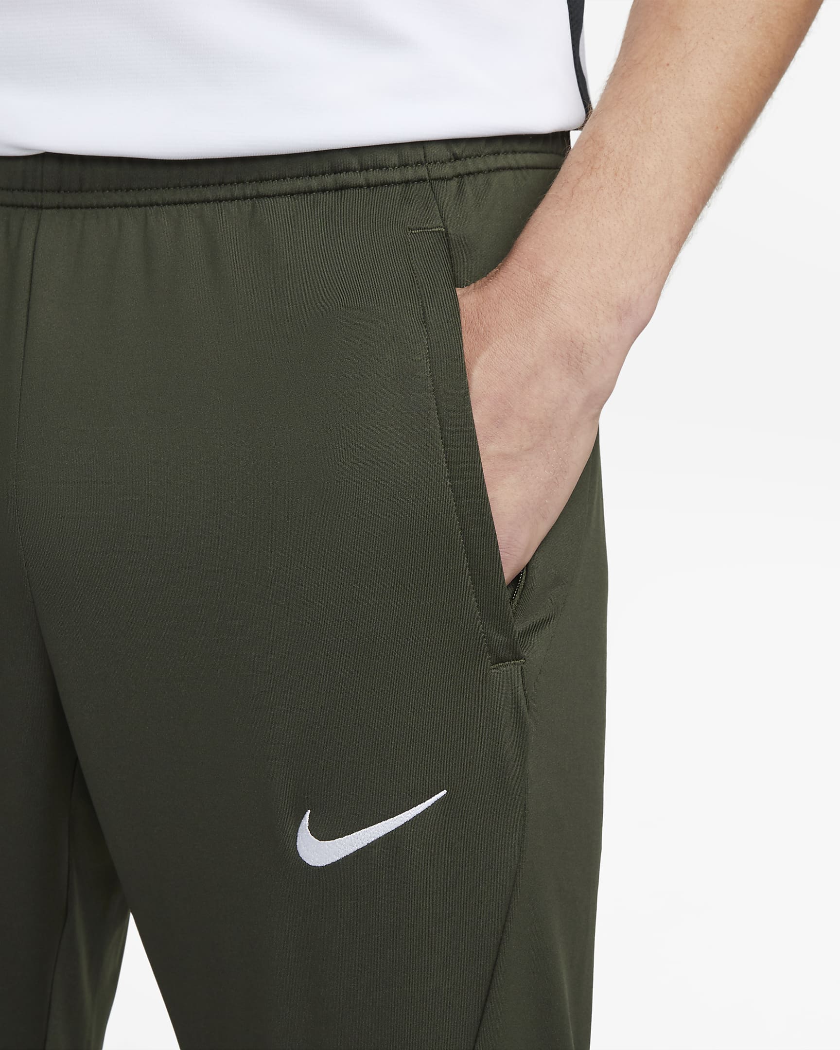 F.C. Barcelona Strike Men's Nike DriFIT Knit Football Pants. Nike CA