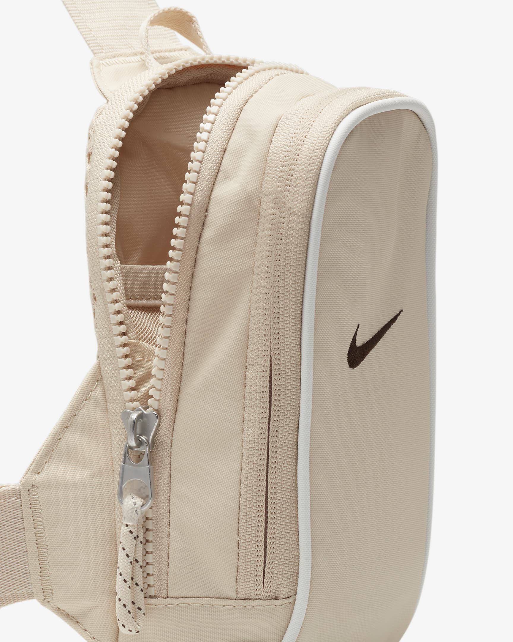 Nike Sportswear Essentials Crossbody-Tasche (1 l) - Sanddrift/Sail/Baroque Brown