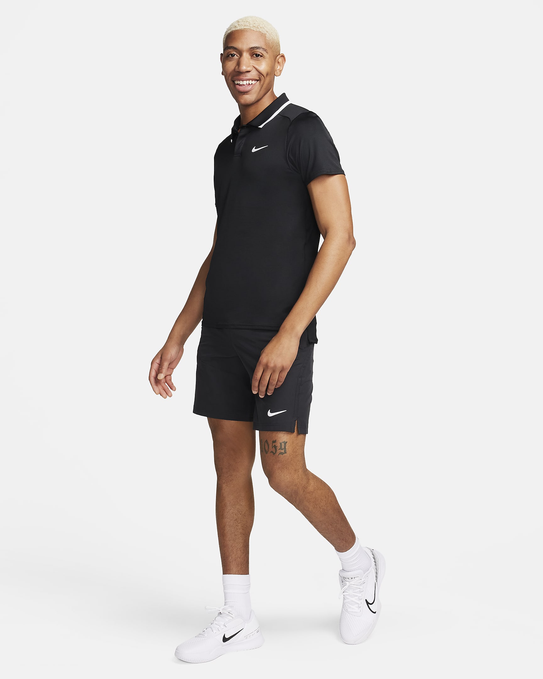 NikeCourt Advantage Dri-FIT tennisskjorte til herre - Svart/Hvit/Hvit