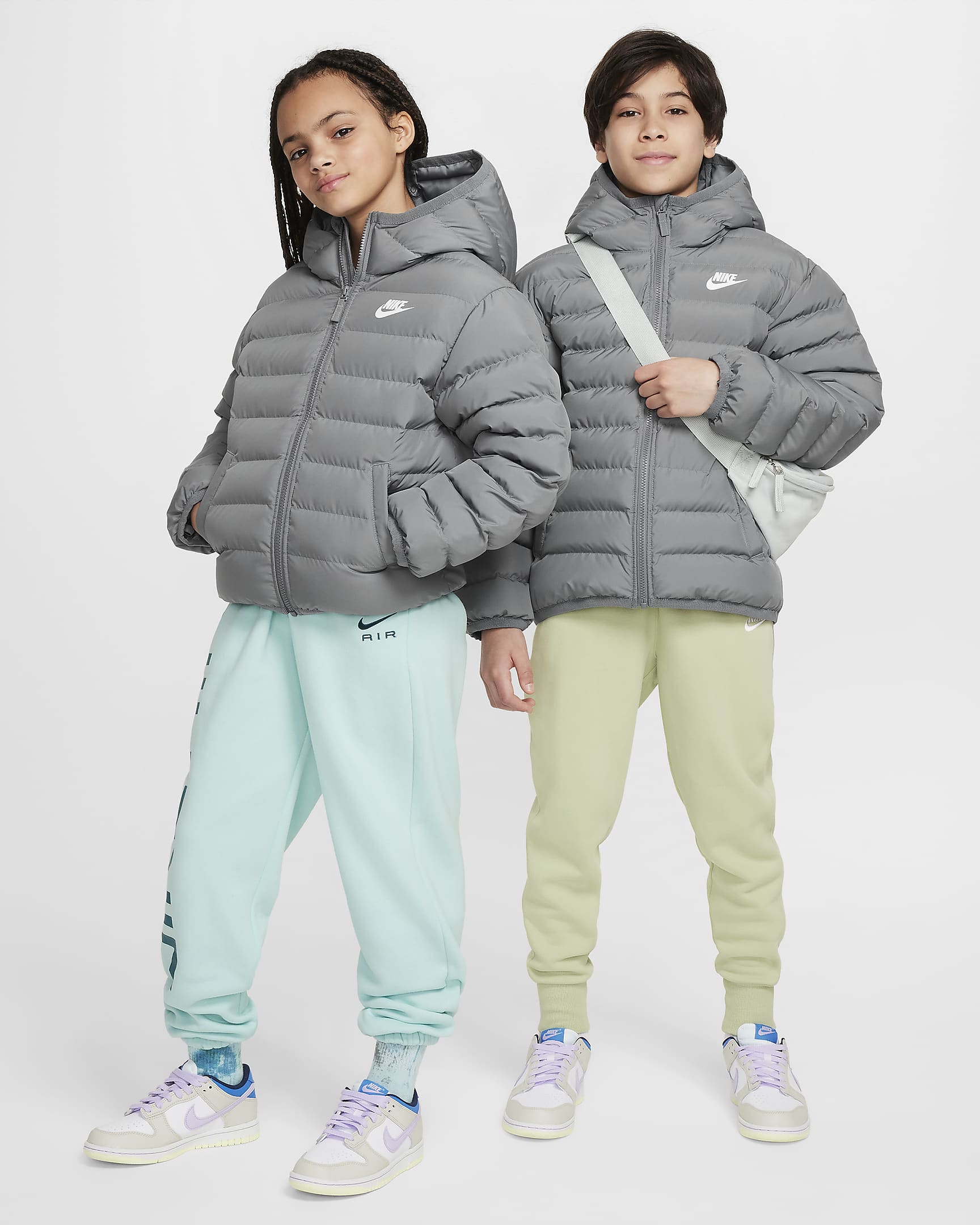 Nike Sportswear Lightweight Synthetic Fill Older Kids' Loose Hooded Jacket - Smoke Grey/Smoke Grey/White