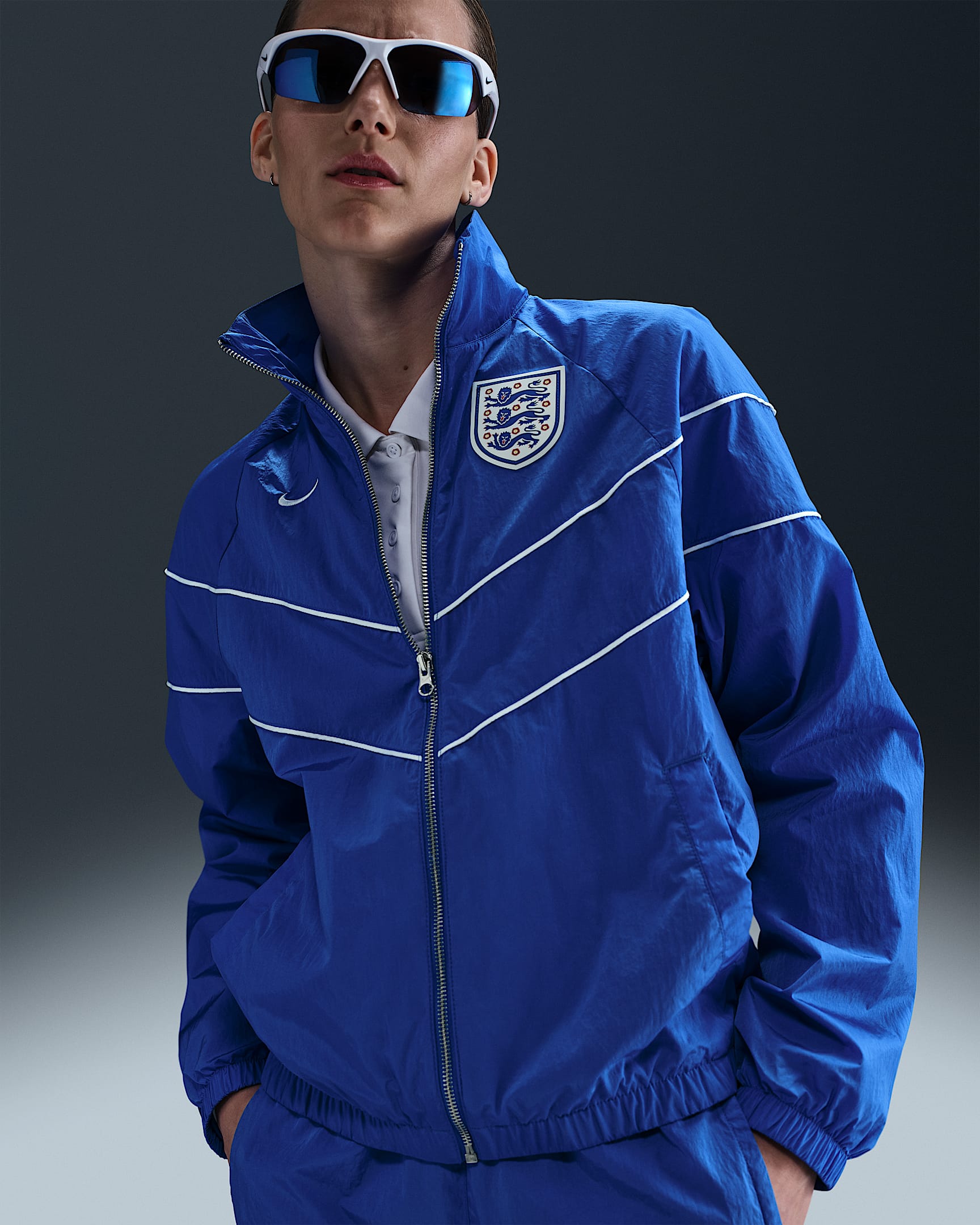 England Windrunner Nike Fußballjacke aus Webmaterial mit UV-Schutz (Damen) - Hyper Royal/Hyper Royal/Weiß