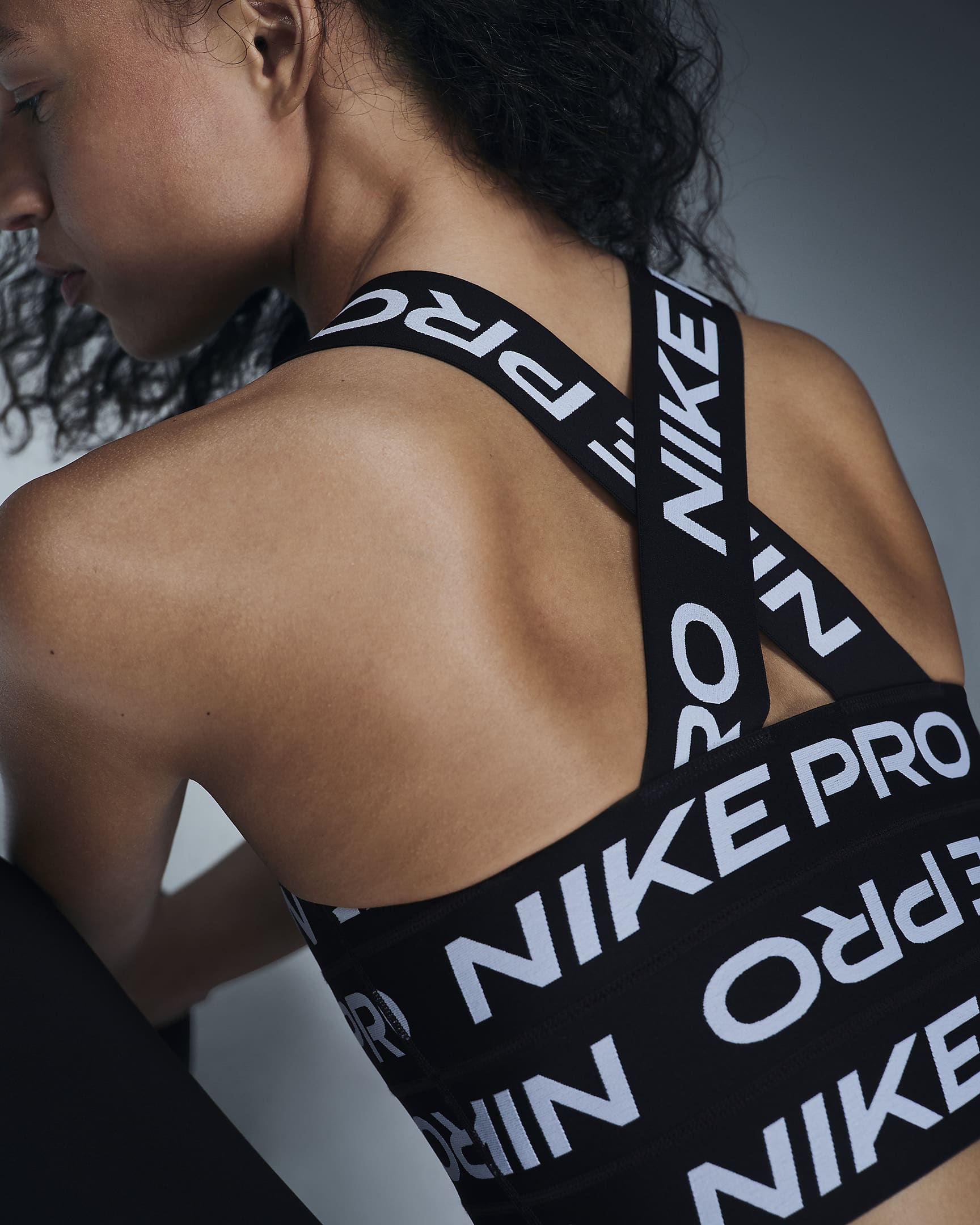 Nike Pro-bandagetanktop til kvinder - sort/hvid/hvid